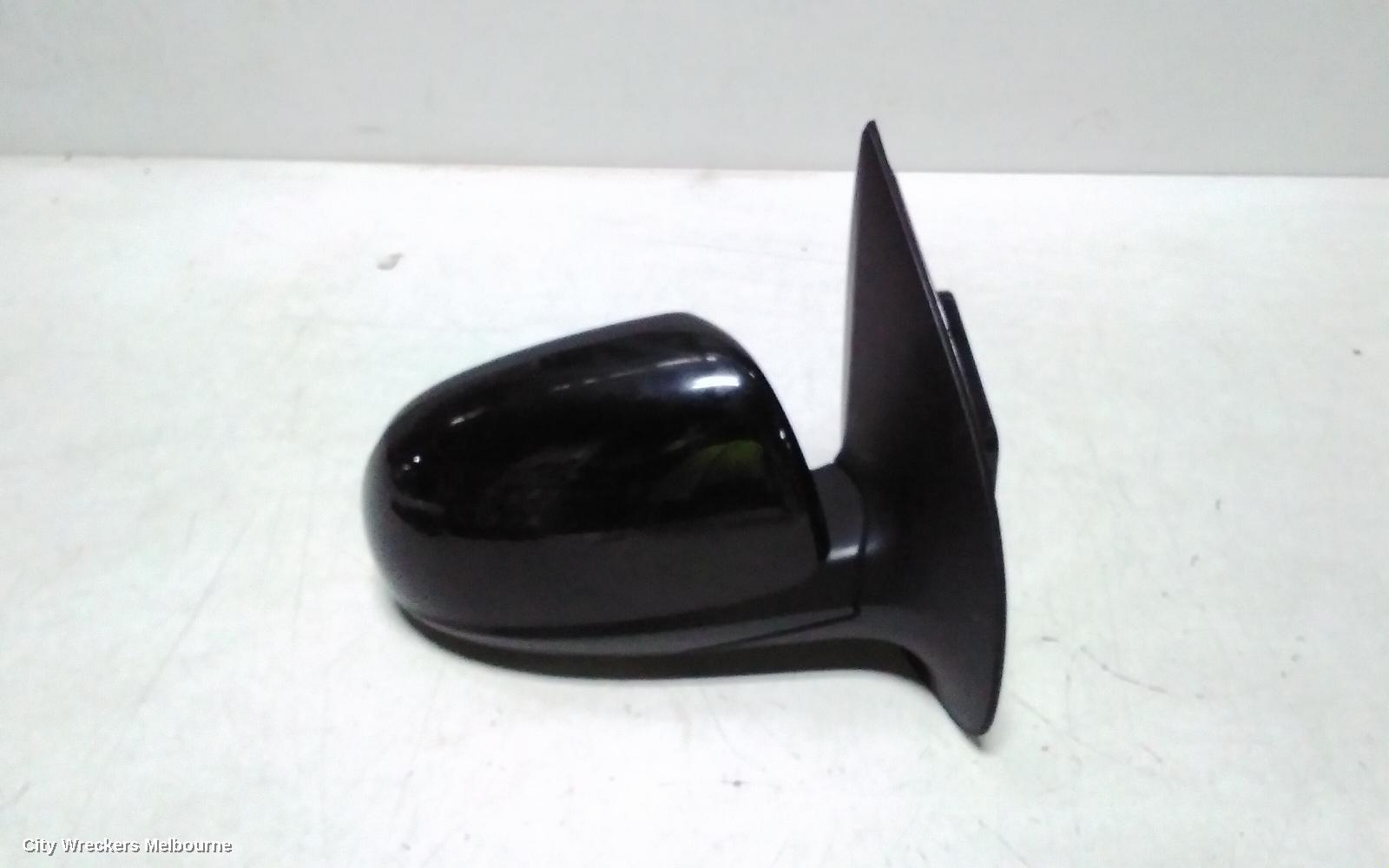 HYUNDAI I20 RIGHT DOOR MIRROR, PB, POWER FOLDING, NON FLASHER TYPE, 04/2010 - 12/2015 - Image 1