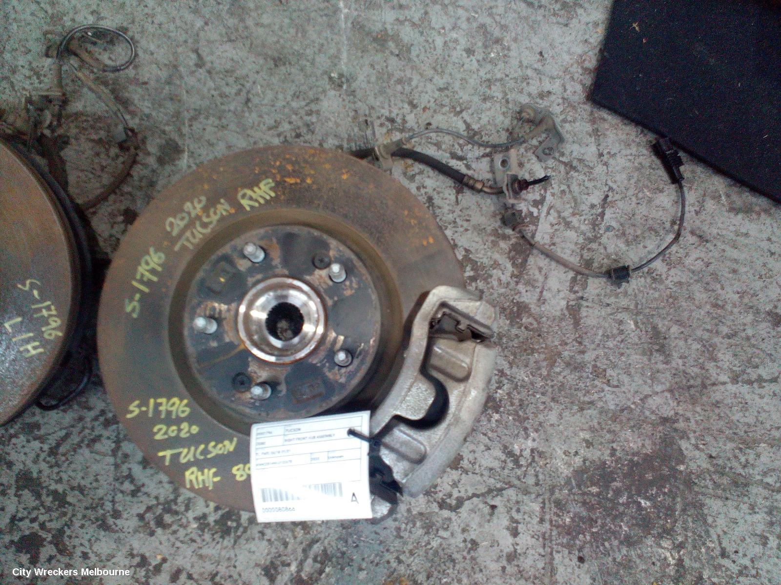 HYUNDAI TUCSON RIGHT FRONT HUB ASSEMBLY, TL, FWD, 06/2018 - 01/2021 - Image 1
