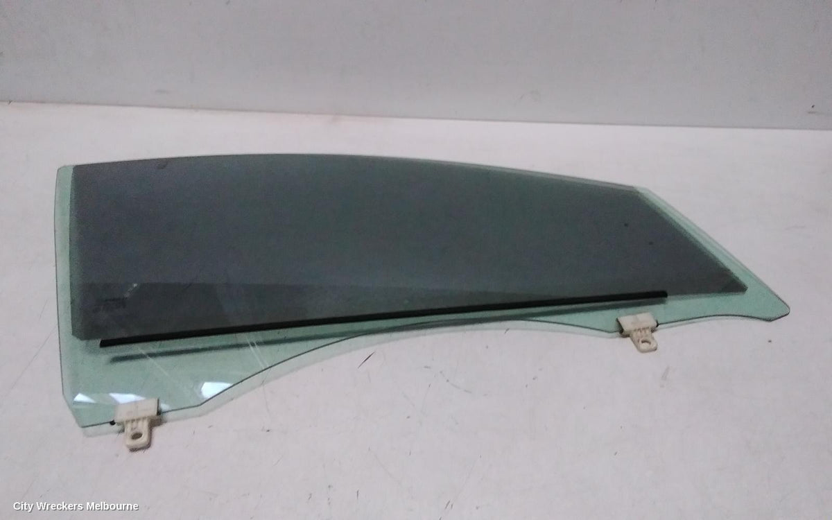 RENAULT MEGANE RIGHT FRONT DOOR WINDOW, X32/X95, 09/2010 - 05/2016 - Image 2