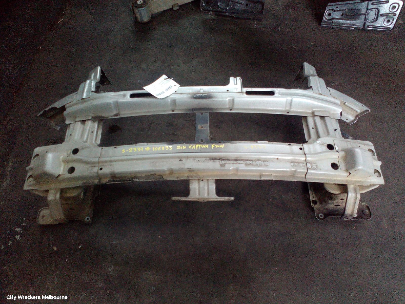 HOLDEN CAPTIVA F/BAR REINFORC/BRACK, STEEL BOLT ON BRACKET GUARD TO RADIATOR SUPPORT, CG, CX/LX/SX/CAPTIVA 7, 09/2006 - 02/2011 - Image 1
