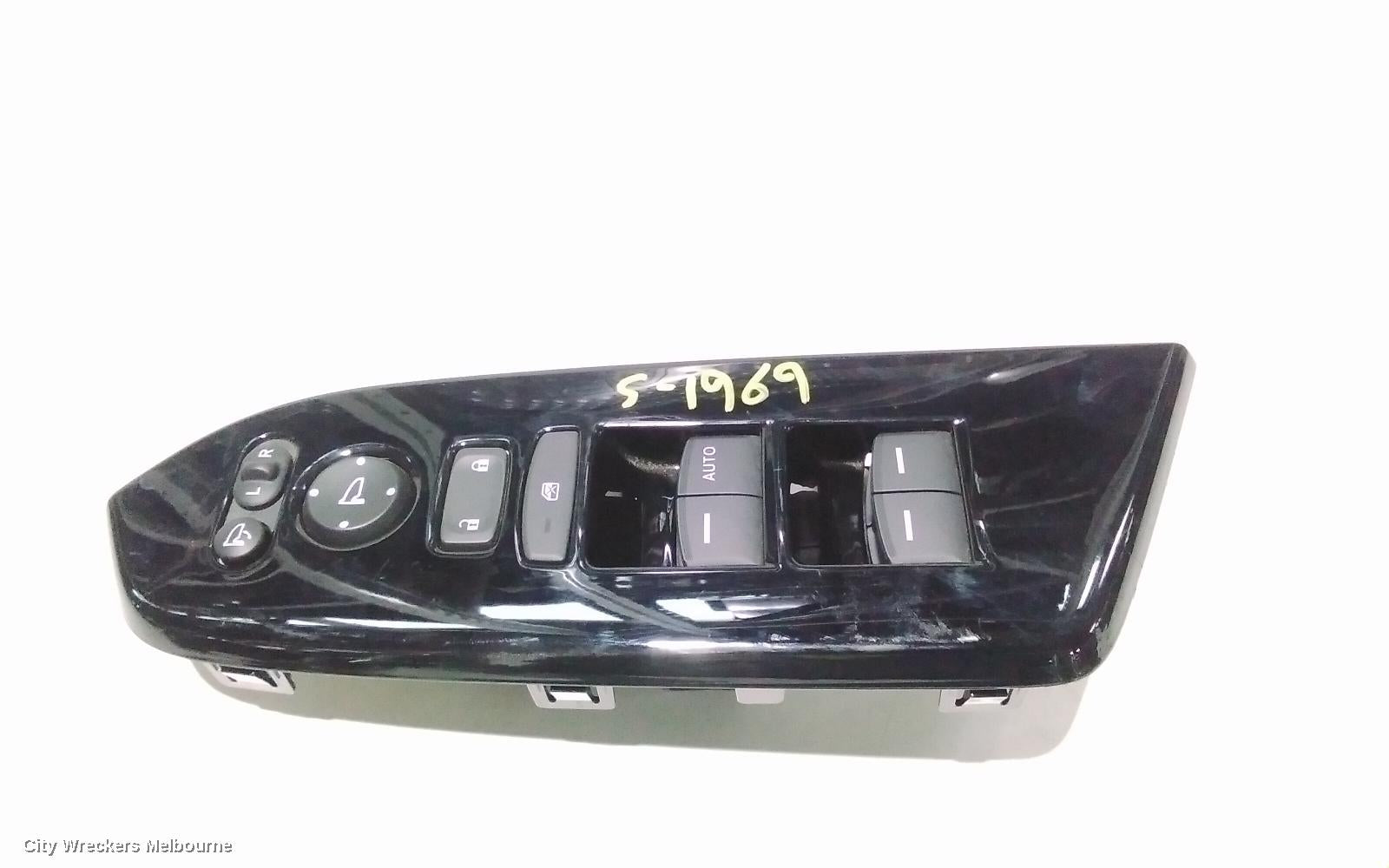 HONDA CRV PWR DR WIND SWITCH, RH FRONT (MASTER SWITCH), W/ AUTO DOWN ON RHF ONLY, RW, 05/2017 ONWARDS - Image 1