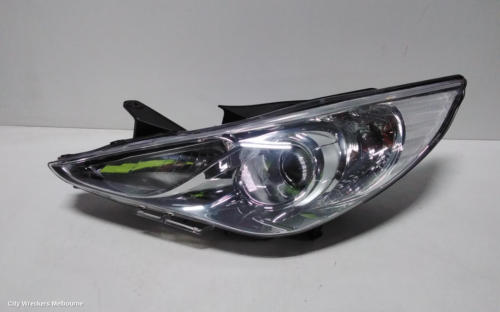 HYUNDAI I45 LEFT HEADLAMP, YF, 02/2010 - 04/2014 - Image 1