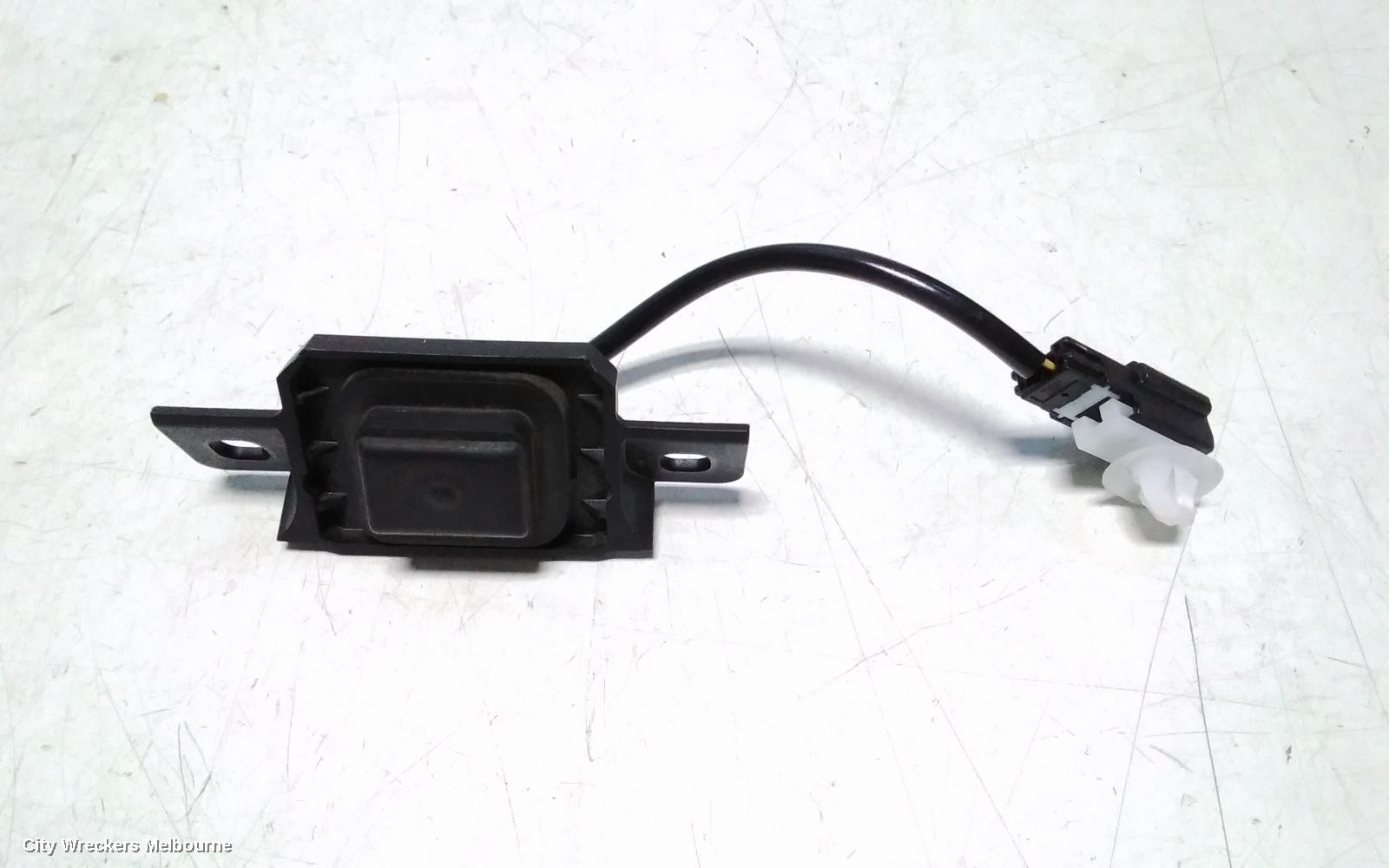 TOYOTA CAMRY DOOR/BOOT/GATE LOCK, BOOTLID LOCK, XV70, 09/2017 ONWARDS - Image 2