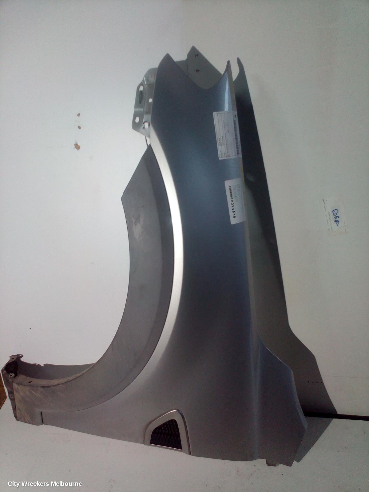 HOLDEN CAPTIVA LEFT GUARD, CG, CX/LX/SX/CAPTIVA 7 (4TH VIN = C), 09/2006 - 02/2011 - Image 2