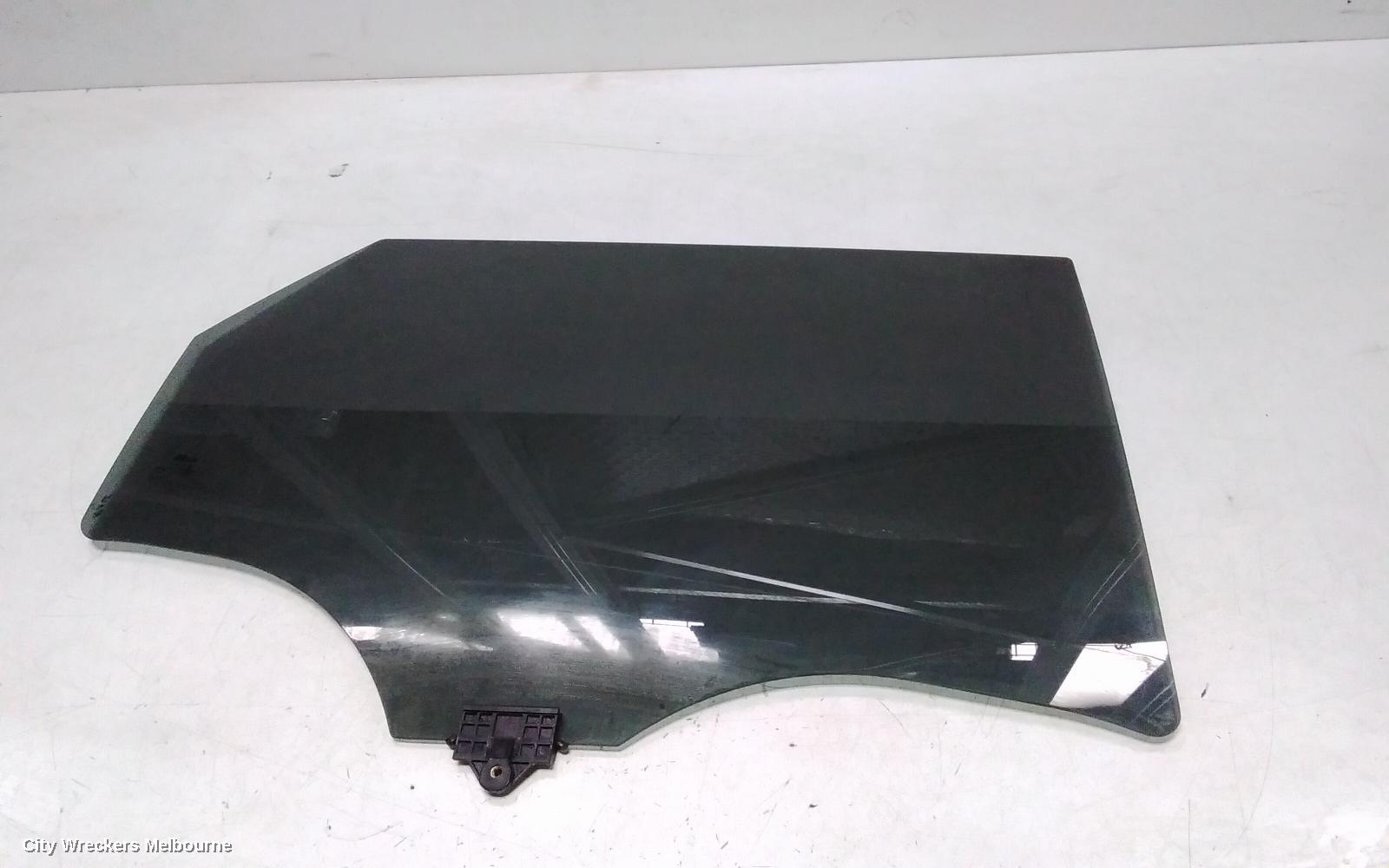 HYUNDAI TUCSON RIGHT REAR DOOR WINDOW, NX4, GREEN TINT TYPE, 02/2021 ONWARDS - Image 2