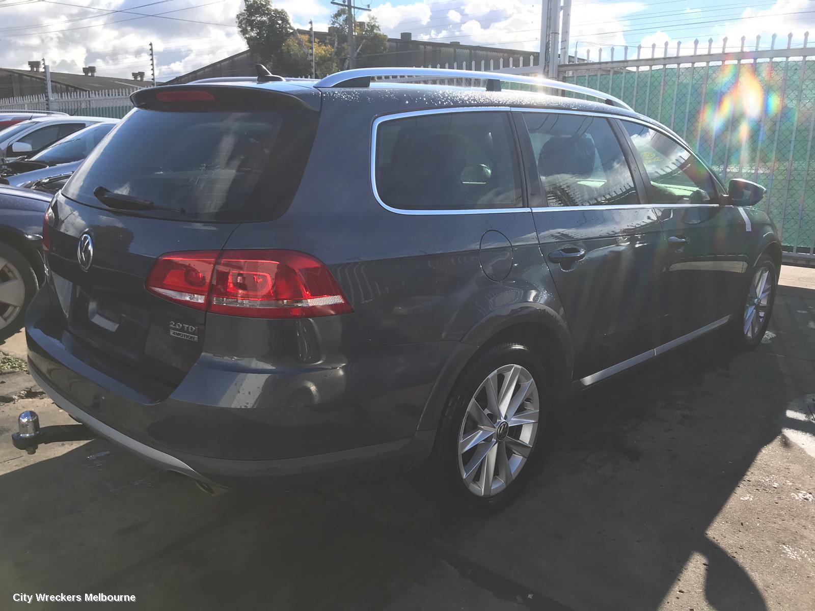 VOLKSWAGEN PASSAT REAR GARNISH, TAILGATE LAMP (LH SIDE), NON LED TYPE, 3C/MK6 B7, WAGON, 09/2010 - 05/2015 - Image 3