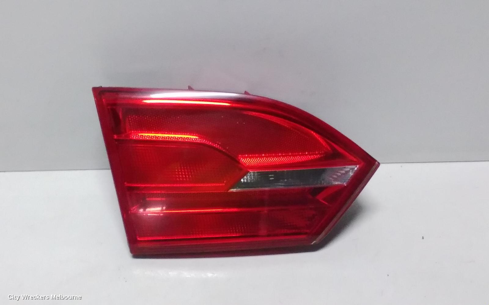 VOLKSWAGEN JETTA REAR GARNISH, BOOTLID LAMP (LH SIDE), 1B, 02/2011 - 10/2014 - Image 2