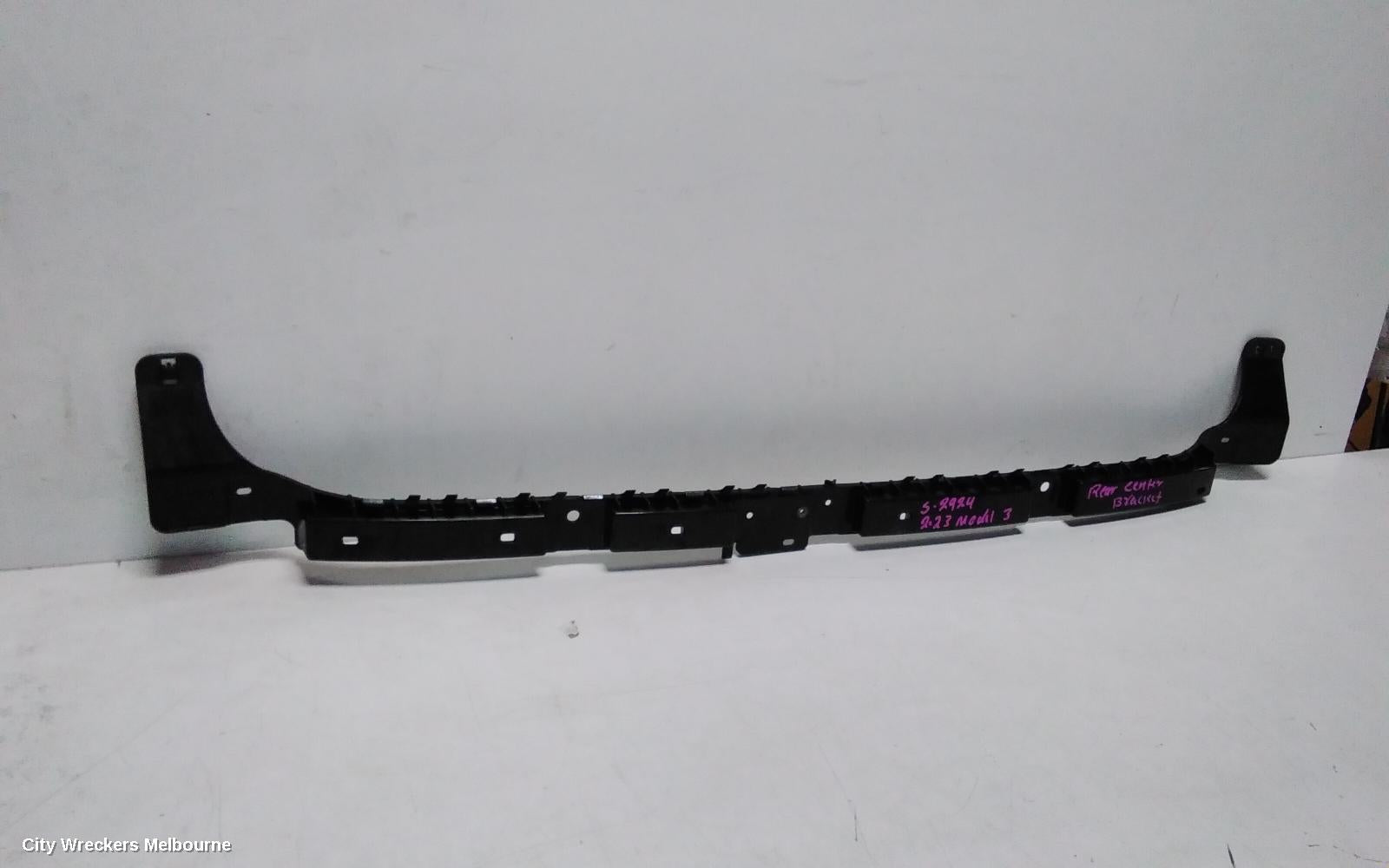 TESLA MODEL 3, 1ST GEN, 06/2019 ONWARDS, REAR CENTRE BAR BRAKET: 140842 - Image 3