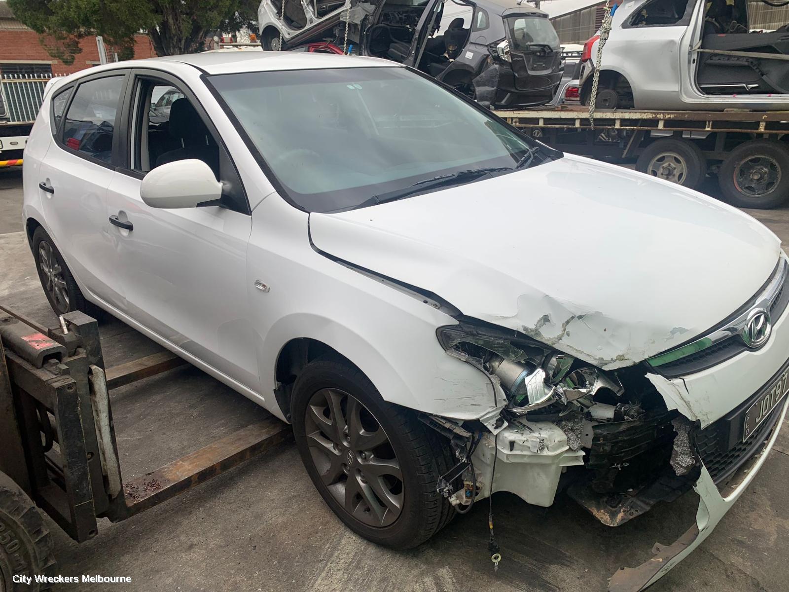 HYUNDAI I30 RIGHT FRONT DOOR WINDOW, FD, HATCH, 09/2007 - 04/2012 - Image 3