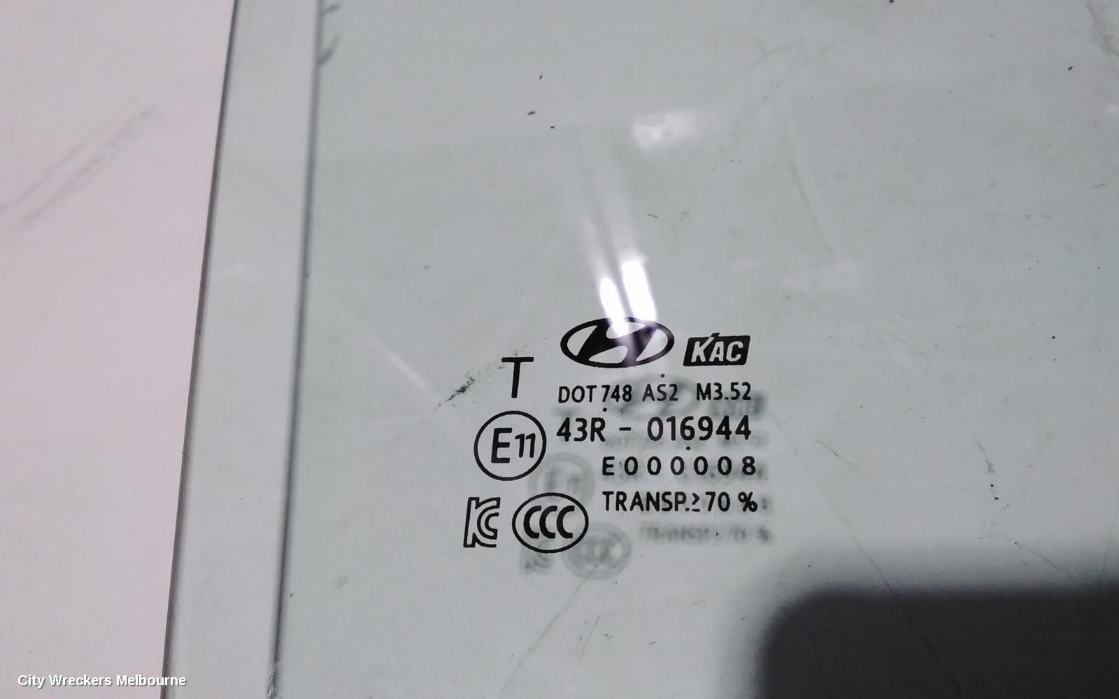 HYUNDAI SANTA FE RIGHT REAR DOOR WINDOW, CLEAR TYPE, TM, 03/2018 ONWARDS - Image 2