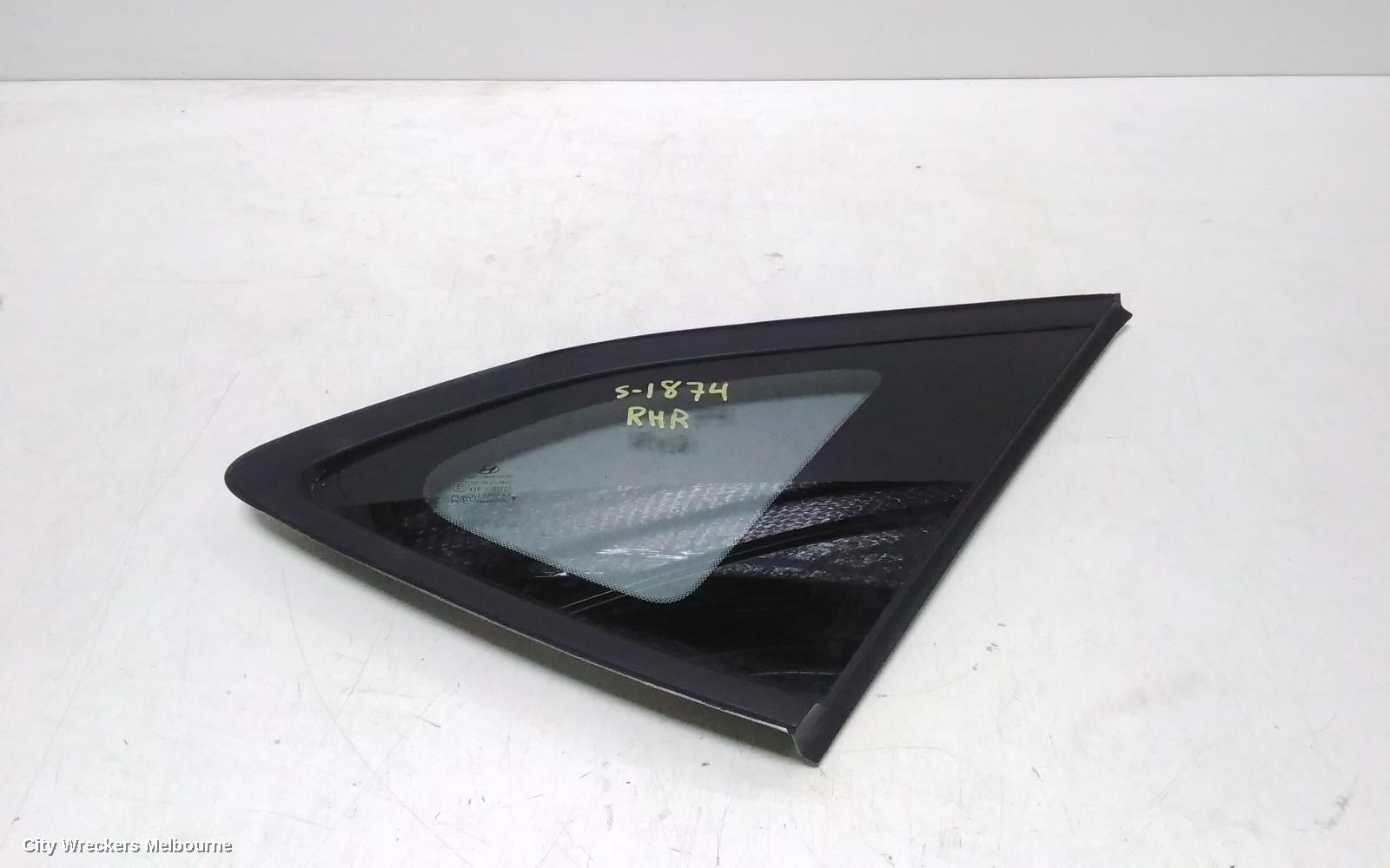 HYUNDAI TUCSON RIGHT REAR SIDE GLASS, TL, BLACK TRIM TYPE, 07/2015 - 01/2021 - Image 1