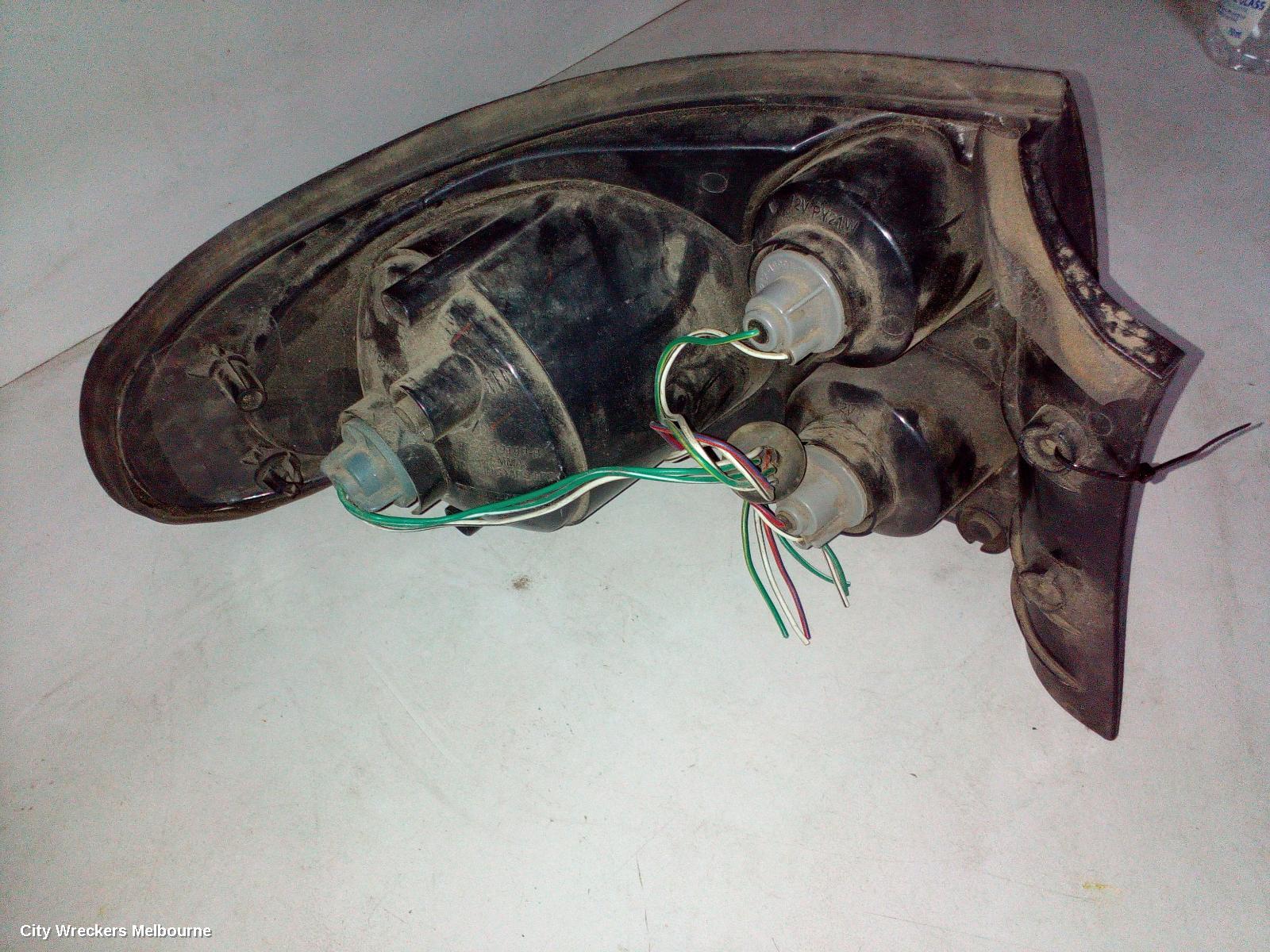 HOLDEN COMMODORE RIGHT TAILLIGHT, VX, SEDAN, BERLINA/CALAIS, 10/2000 - 09/2002 - Image 2
