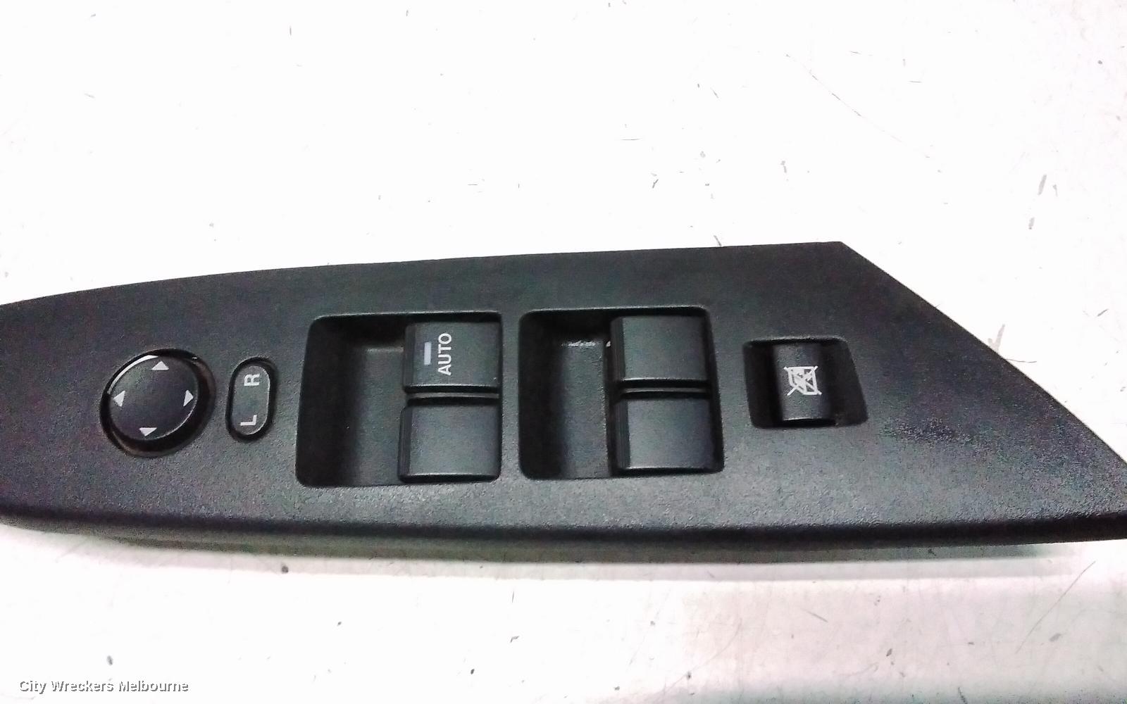 MAZDA 3 PWR DR WIND SWITCH, RH FRONT (MASTER SWITCH), NON FOLDING TYPE, BL, 04/2009 - 10/2013 - Image 3