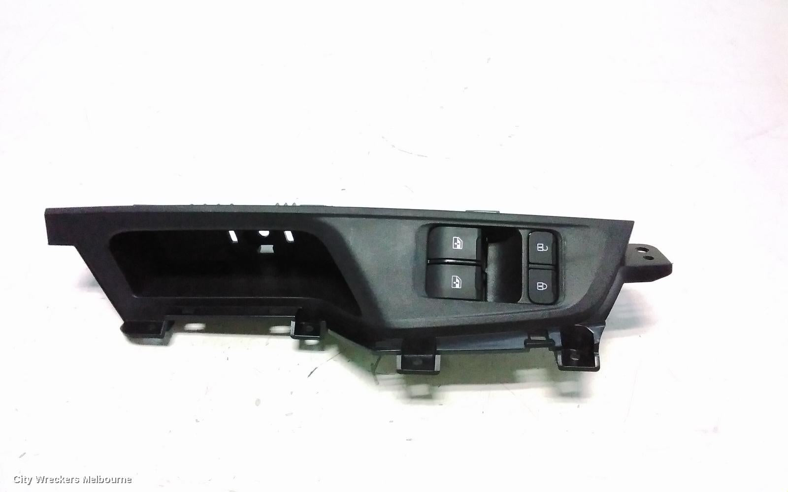 LDV DELIVER 9 PWR DR WIND SWITCH, RH FRONT (MASTER SWITCH), 07/2020 ONWARDS - Image 1