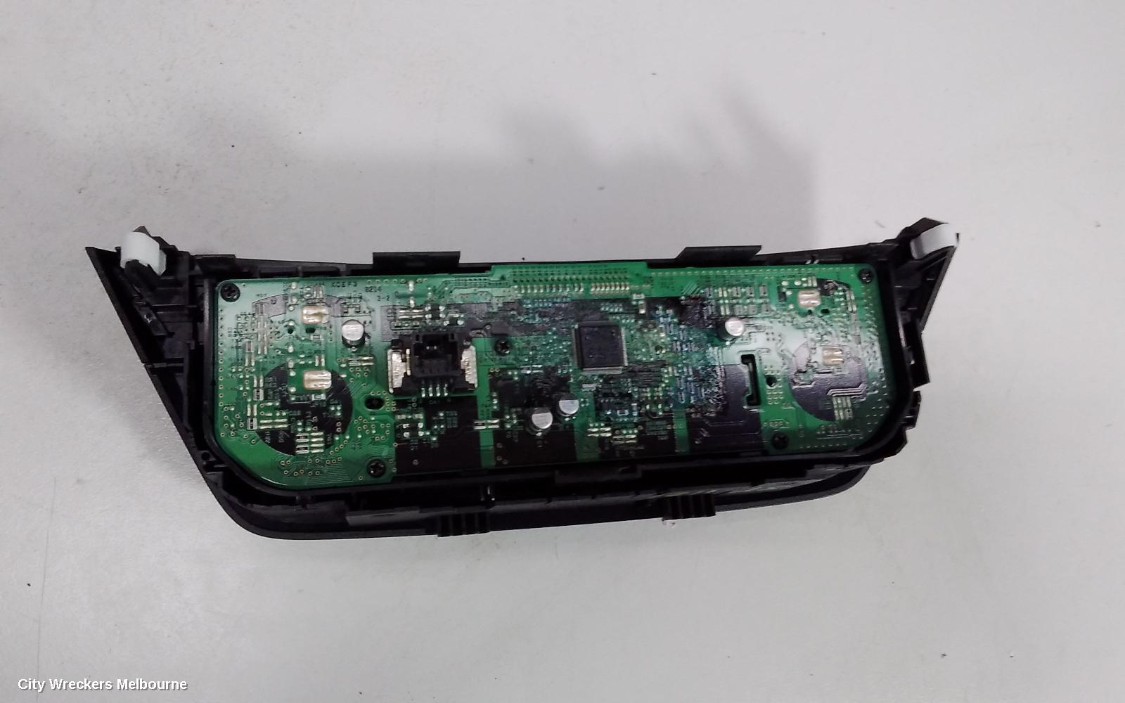 TOYOTA RAV4 HEATER/AC CONTROLS, CLIMATE CONTROL TYPE, XA40, 12/2012 - 11/2018 - Image 3