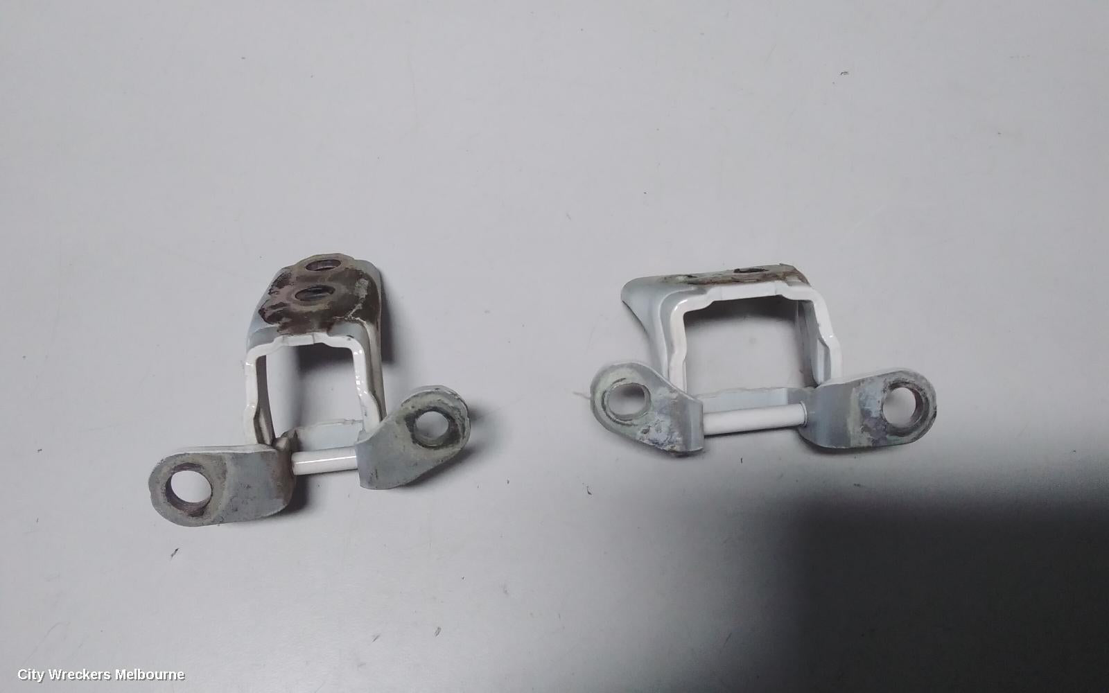 HONDA HRV DOOR HINGE/RUNNER, RU, 12/2014 - 10/2021 - Image 3