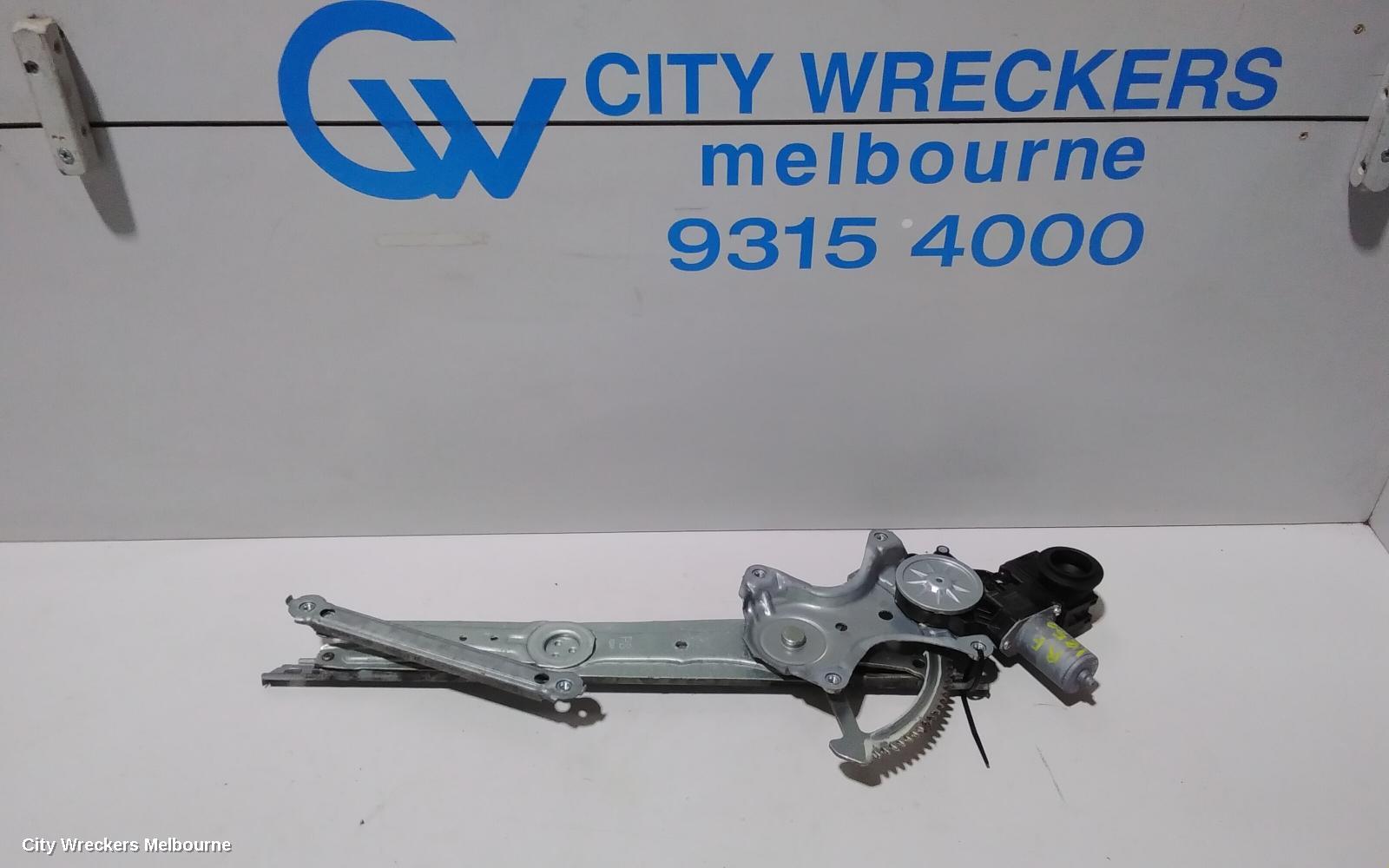 TOYOTA COROLLA RIGHT FRONT WINDOW REG/MOTOR, ZRE182R, HATCH, 01/2014 - 06/2018 - Image 1