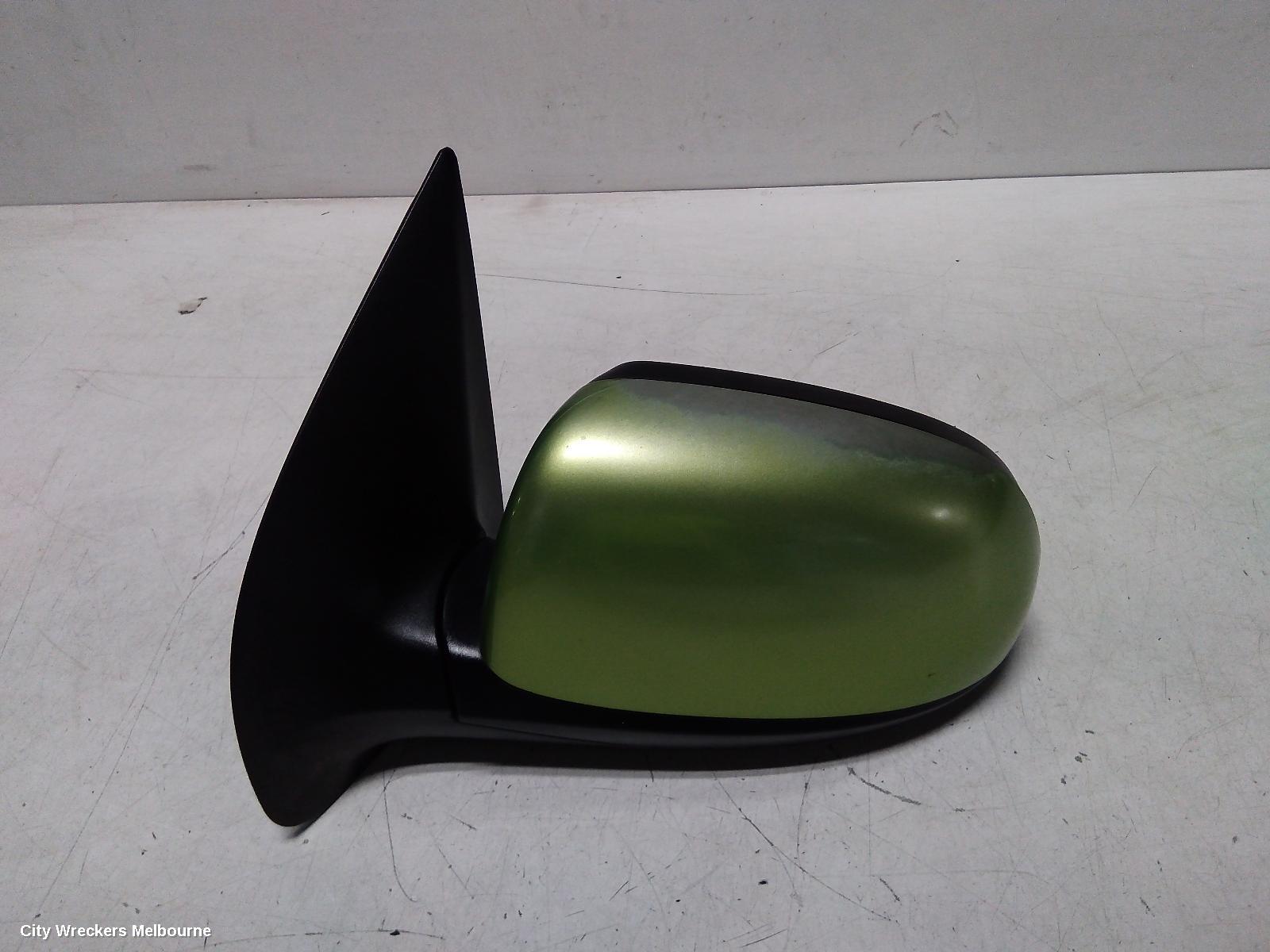 HYUNDAI I20 LEFT DOOR MIRROR, PB, MANUAL FOLDING, NON FLASHER TYPE, 04/2010 - 12/2015 - Image 1