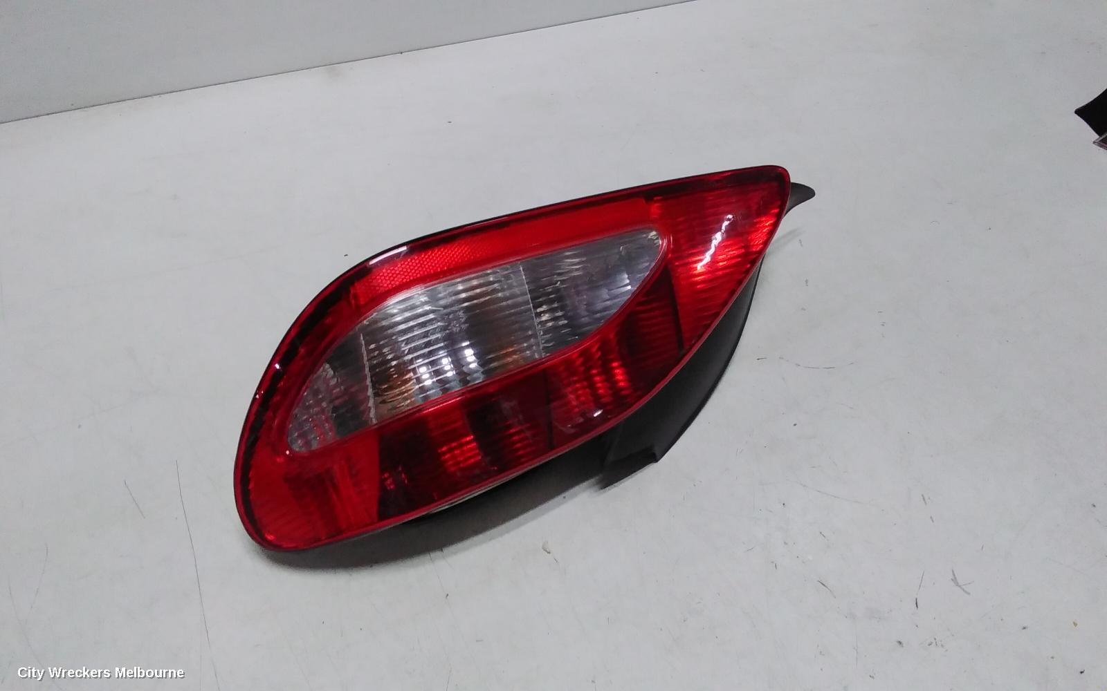 PEUGEOT 406 RIGHT TAILLIGHT, D9 SEDAN 08/1999 - 01/2004 - Image 2