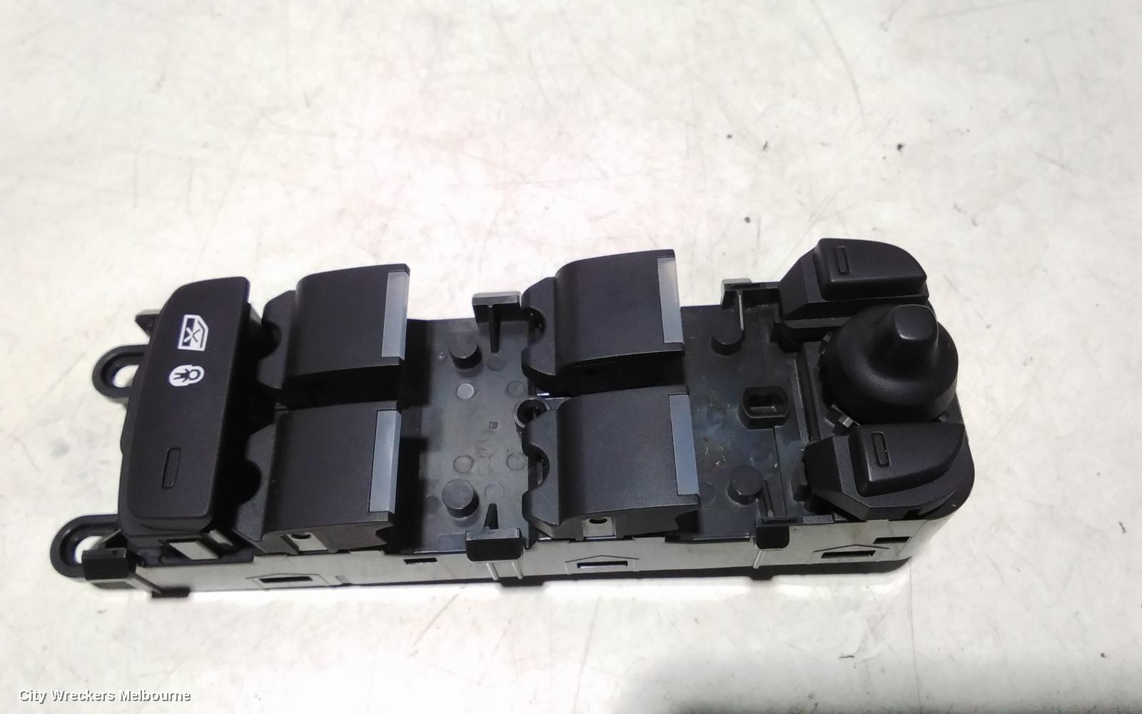 LAND ROVER DISCOVERY SPORT PWR DR WIND SWITCH, RH FRONT (MASTER SWITCH), L550, 01/2015 ONWARDS - Image 1