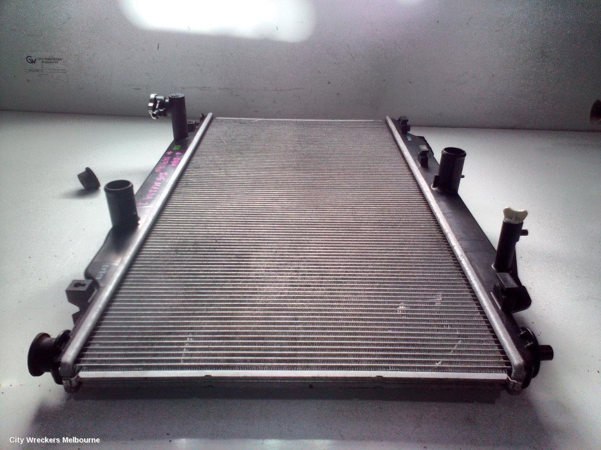 MAZDA 3 RADIATOR, AUTO, 2.0/2.5, PETROL, BM-BN, 11/2013 - 02/2019 - Image 3