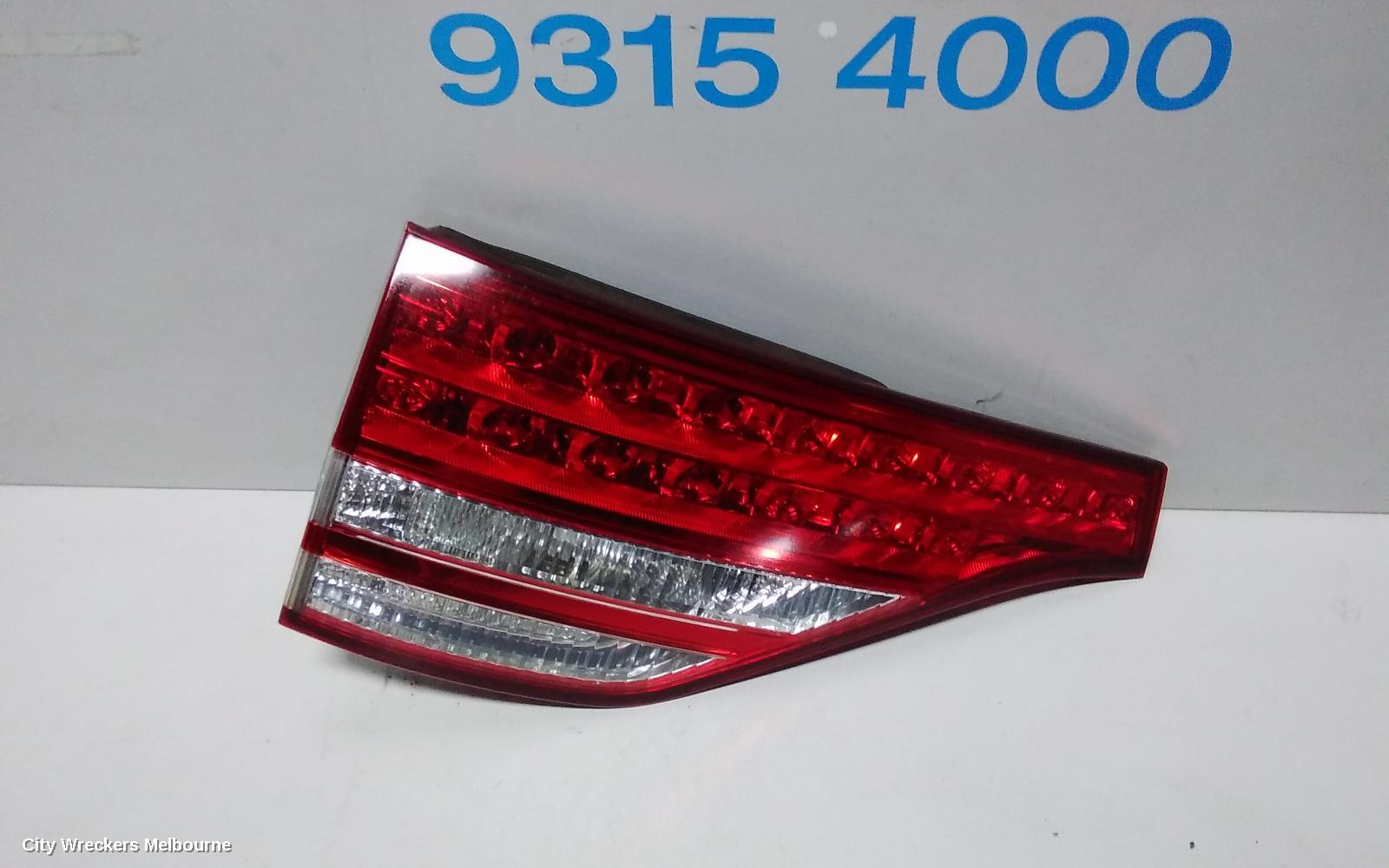 TOYOTA TARAGO REAR GARNISH, TAILGATE LAMP (LH SIDE), ACR50R, 03/2006 - 12/2008 - Image 2