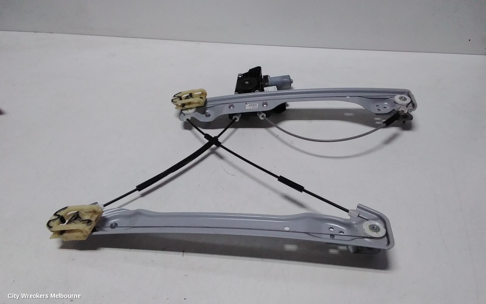 HOLDEN EQUINOX RIGHT FRONT WINDOW REG/MOTOR, EQ, 09/2017 - 12/2020 - Image 3