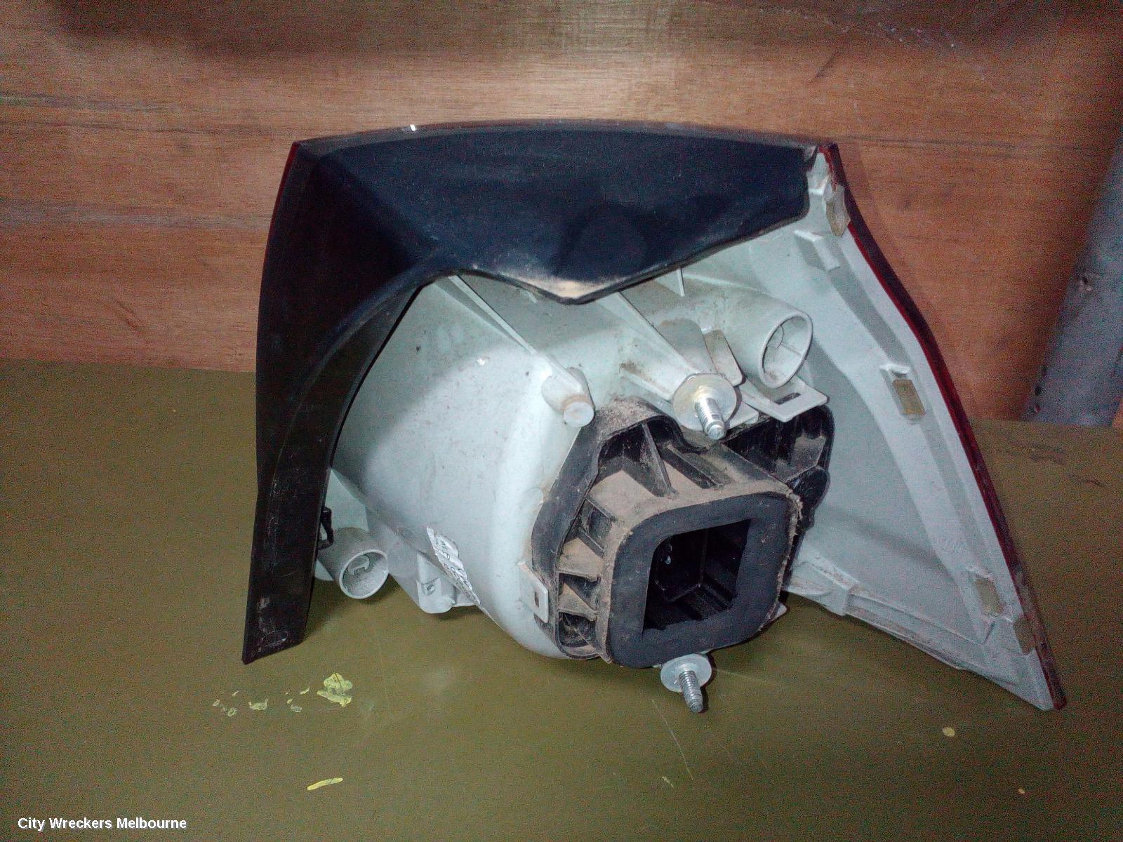 VOLKSWAGEN GOLF RIGHT TAILLIGHT, GEN 5, HATCH, NON TINTED TYPE, 07/2004 - 02/2009 - Image 3