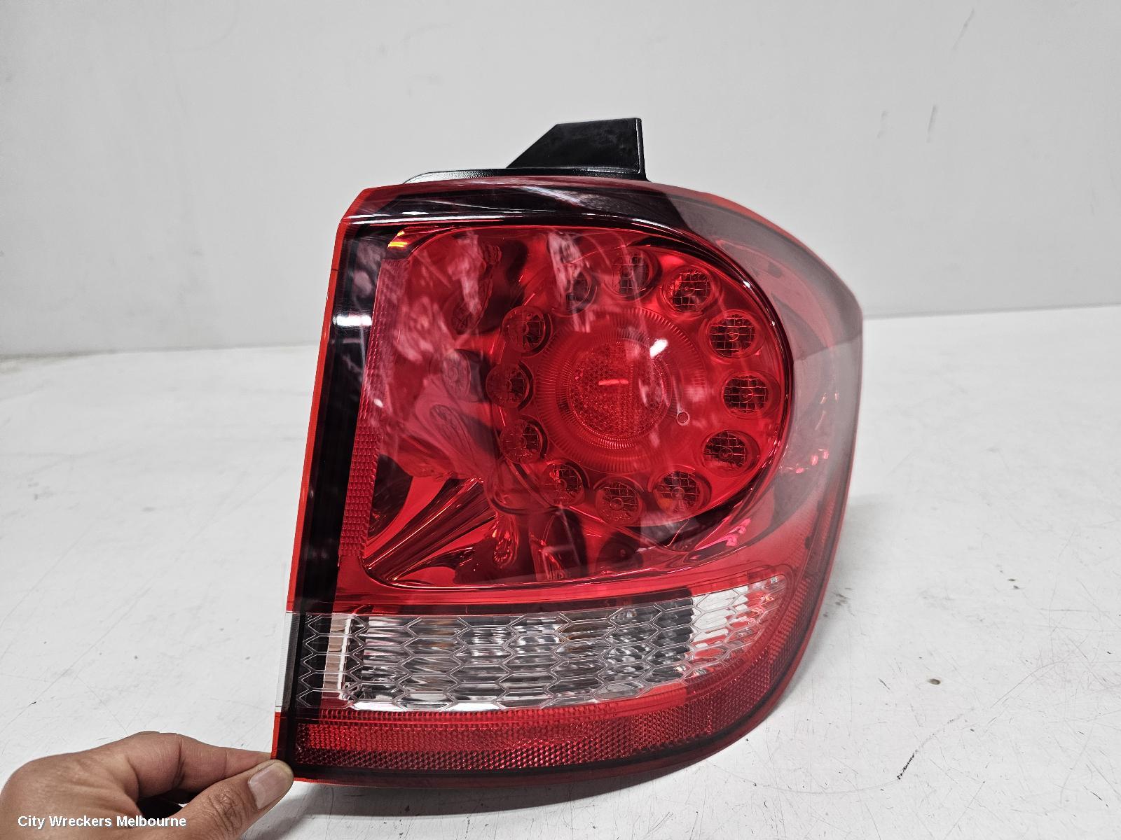 FIAT FREEMONT RIGHT TAILLIGHT, JF, CROSSROAD TYPE, 04/2013 - 01/2017 - Image 1
