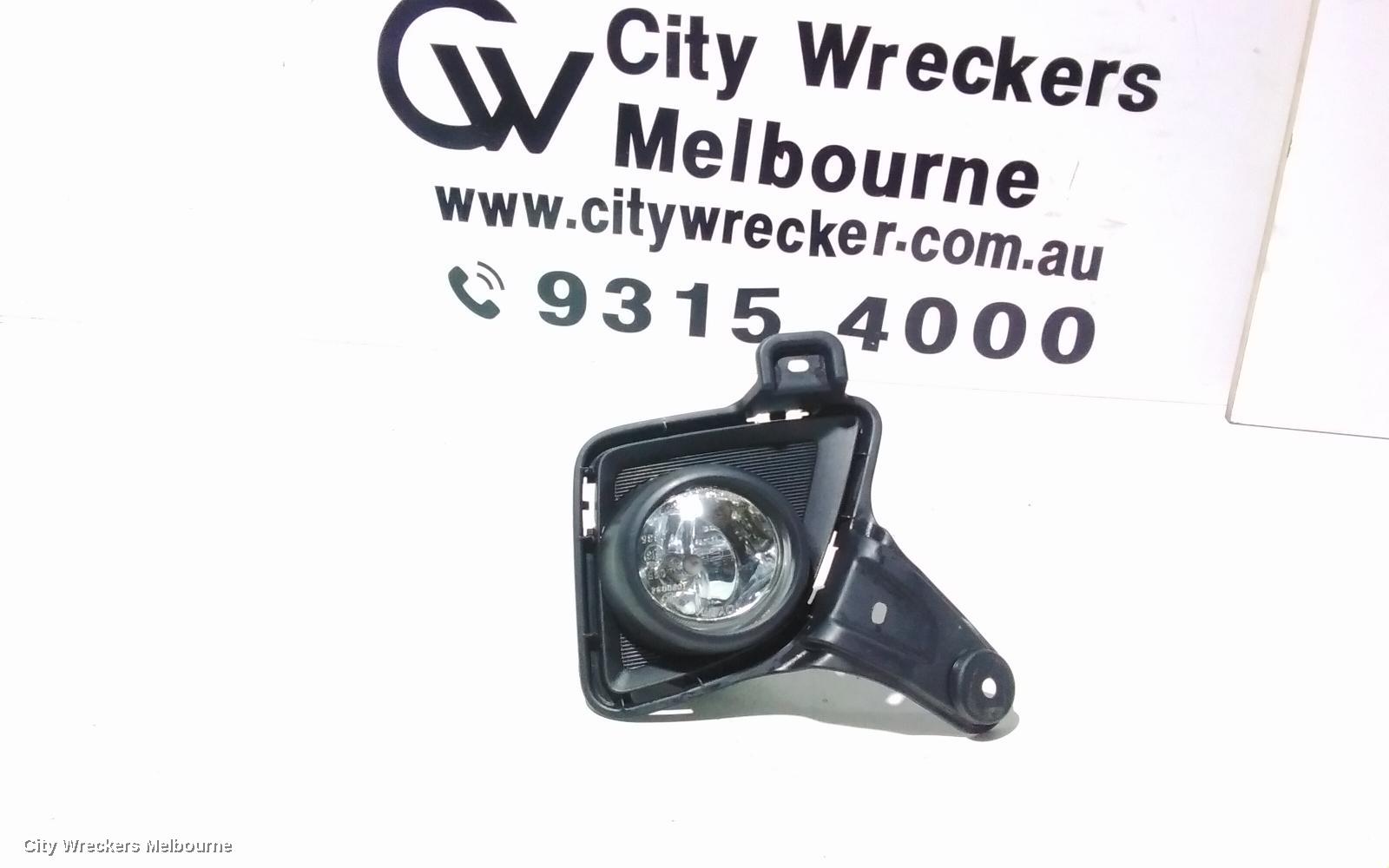 TOYOTA HIACE LEFT INDICATOR/FOG/SIDE, BUMPER FOGLAMP, TRH/KDH, 03/2005 - 04/2019 - Image 1