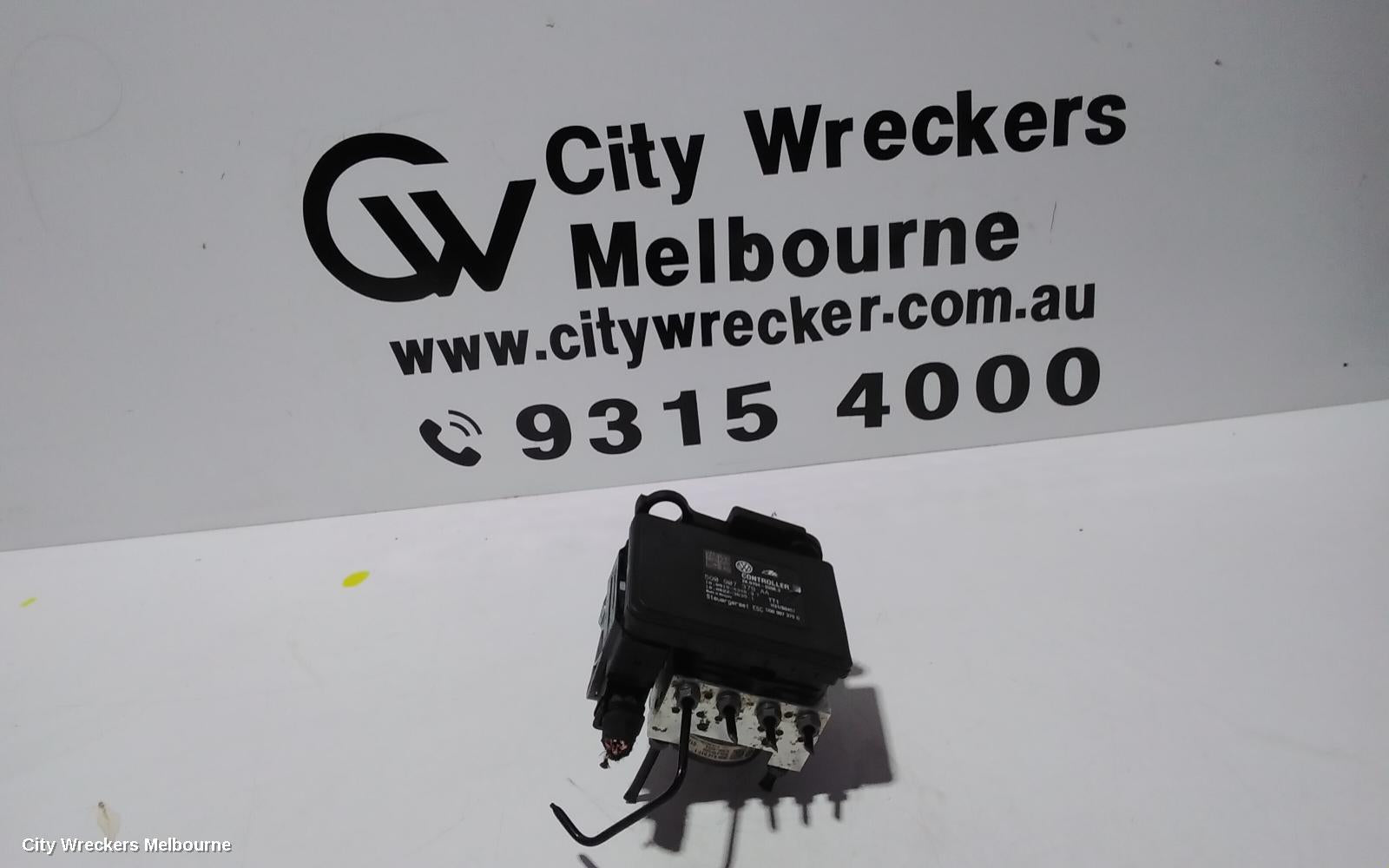 VOLKSWAGEN GOLF ABS PUMP/MODULATOR, GEN 7, ON MOTOR P/N 5Q0614517T, 01/2013 - 08/2020 - Image 1