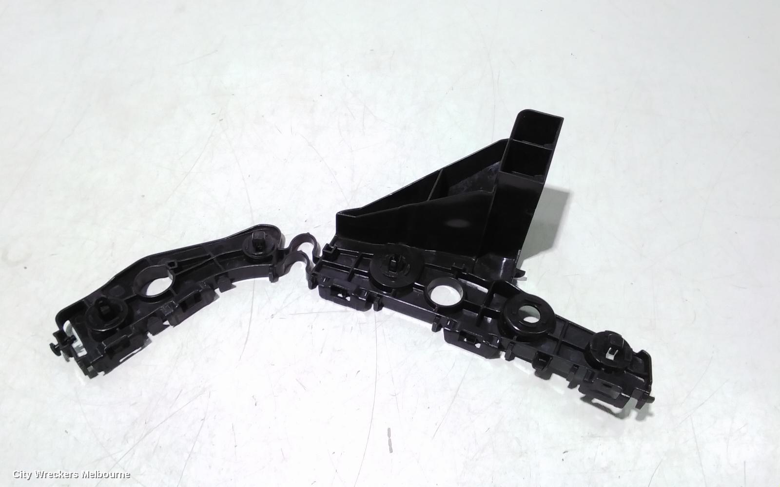 TOYOTA HIACE, 300 SERIES, 02/2019 ONWARDS, RHF BAR SLIDER: 94824 - Image 3