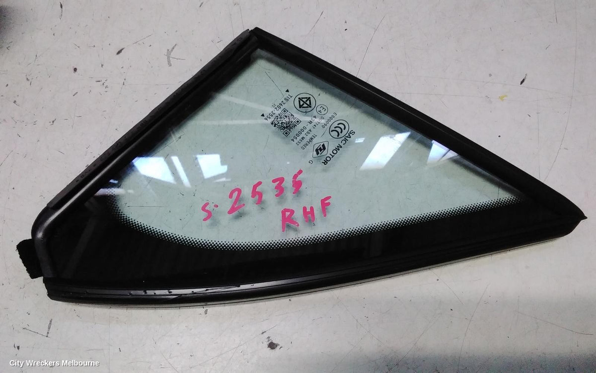 MG MG3 RIGHT FRONT 1/4 DOOR GLASS, SZP1, 07/2016 - 10/2024 - Image 1