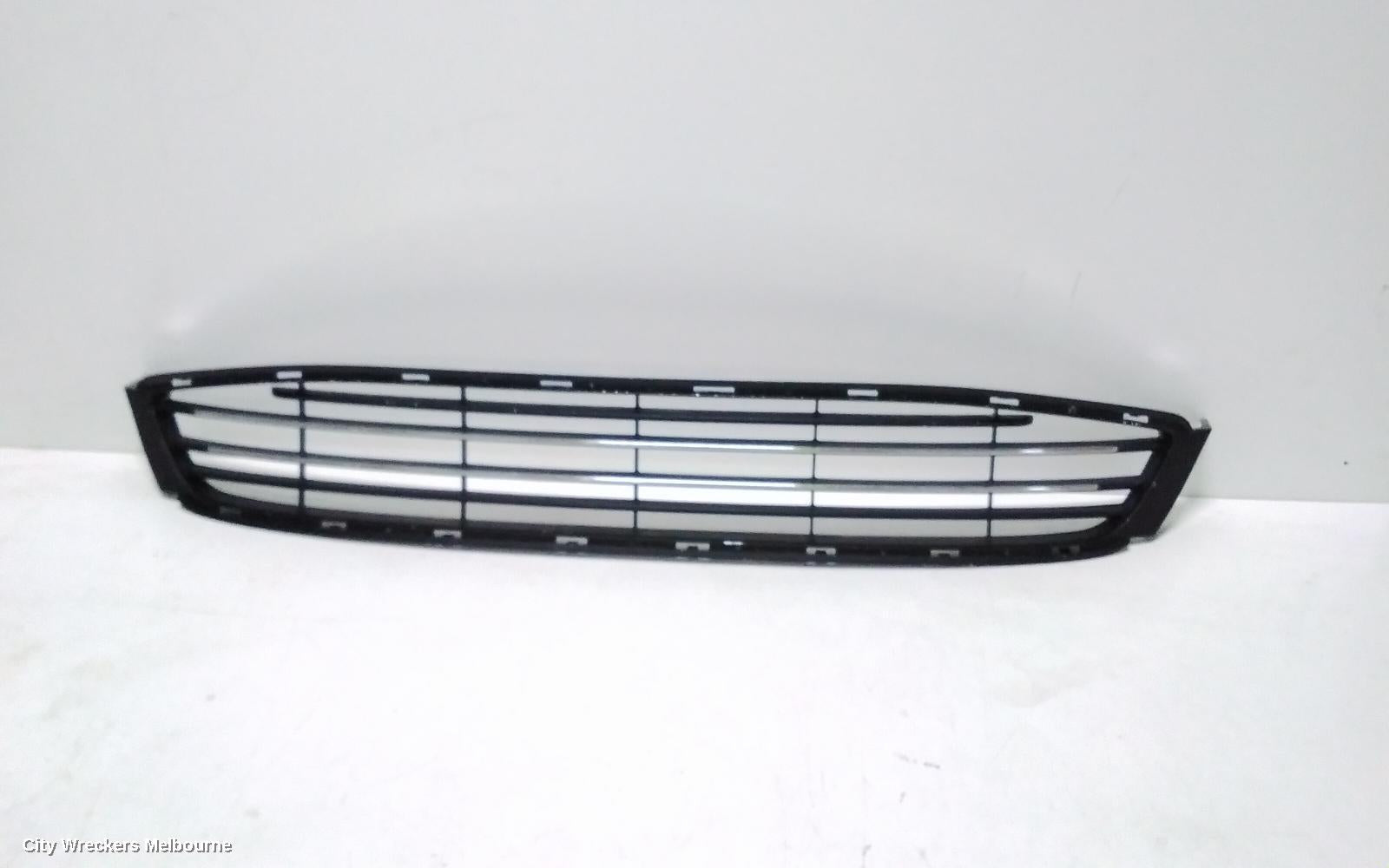 RENAULT FLUENCE GRILLE, RADIATOR GRILLE, X38, 09/2013 - 01/2016 - Image 3