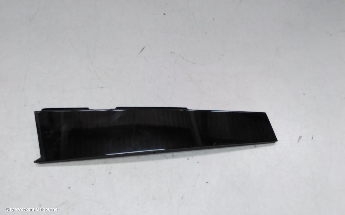 KIA SORENTO DOOR MOULD, UPPER BLACK MOULD: 139647, LH FRONT, MQ4, 02/2020 ONWARDS - Image 1