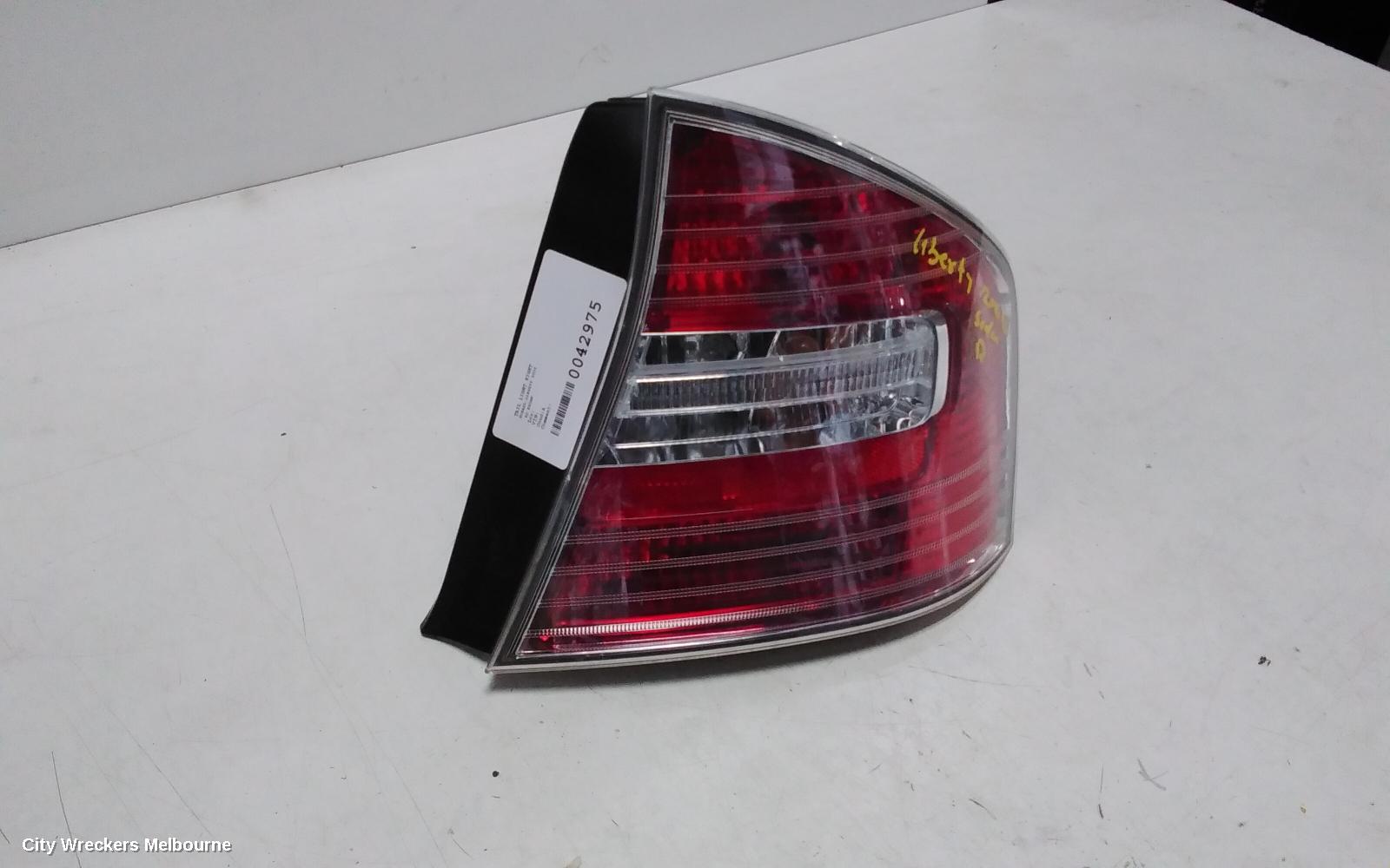SUBARU LIBERTY RIGHT TAILLIGHT, 4TH GEN, SEDAN, CLEAR TYPE, 4 BULB, 09/2003 - 06/2006 - Image 3