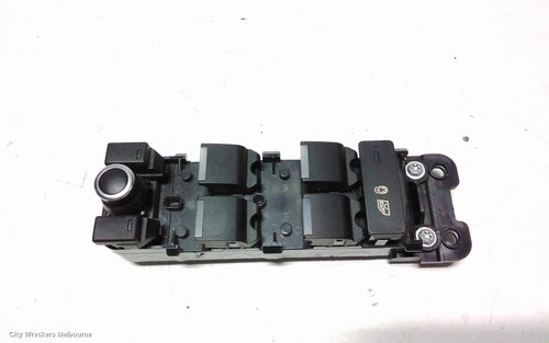 AUDI Q7 PWR DR WIND SWITCH, RH FRONT (MASTER SWITCH), 4L, 09/2006 - 08/2015 - Image 1