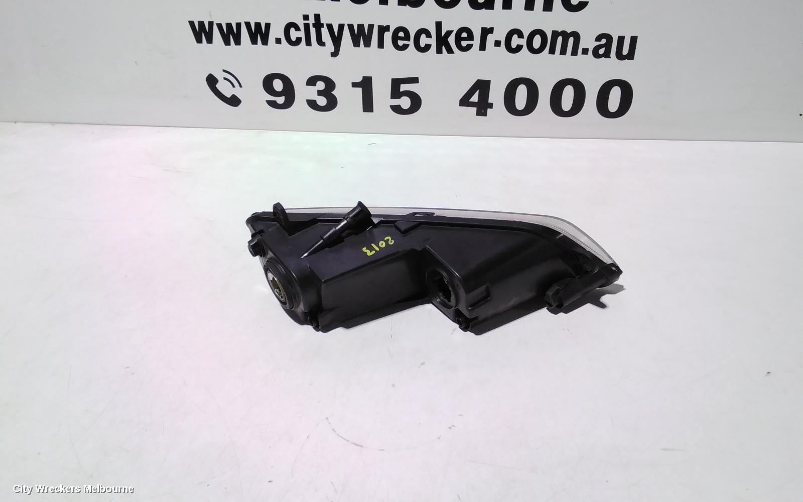 VOLKSWAGEN PASSAT RIGHT INDICATOR/FOG/SIDE, BUMPER FOGLAMP, 3C/MK6 B7, SEDAN/WAGON/ALLTRACK, W/ DAYTIME RUNNING LAMP, 09/2010 - 05/2015 - Image 3