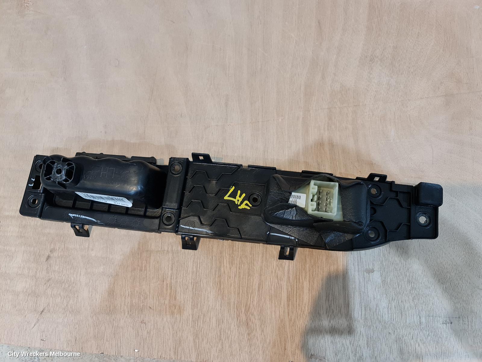 JEEP PATRIOT PWR DR WIND SWITCH, LH REAR, MK, 08/2007 - 12/2016 - Image 3