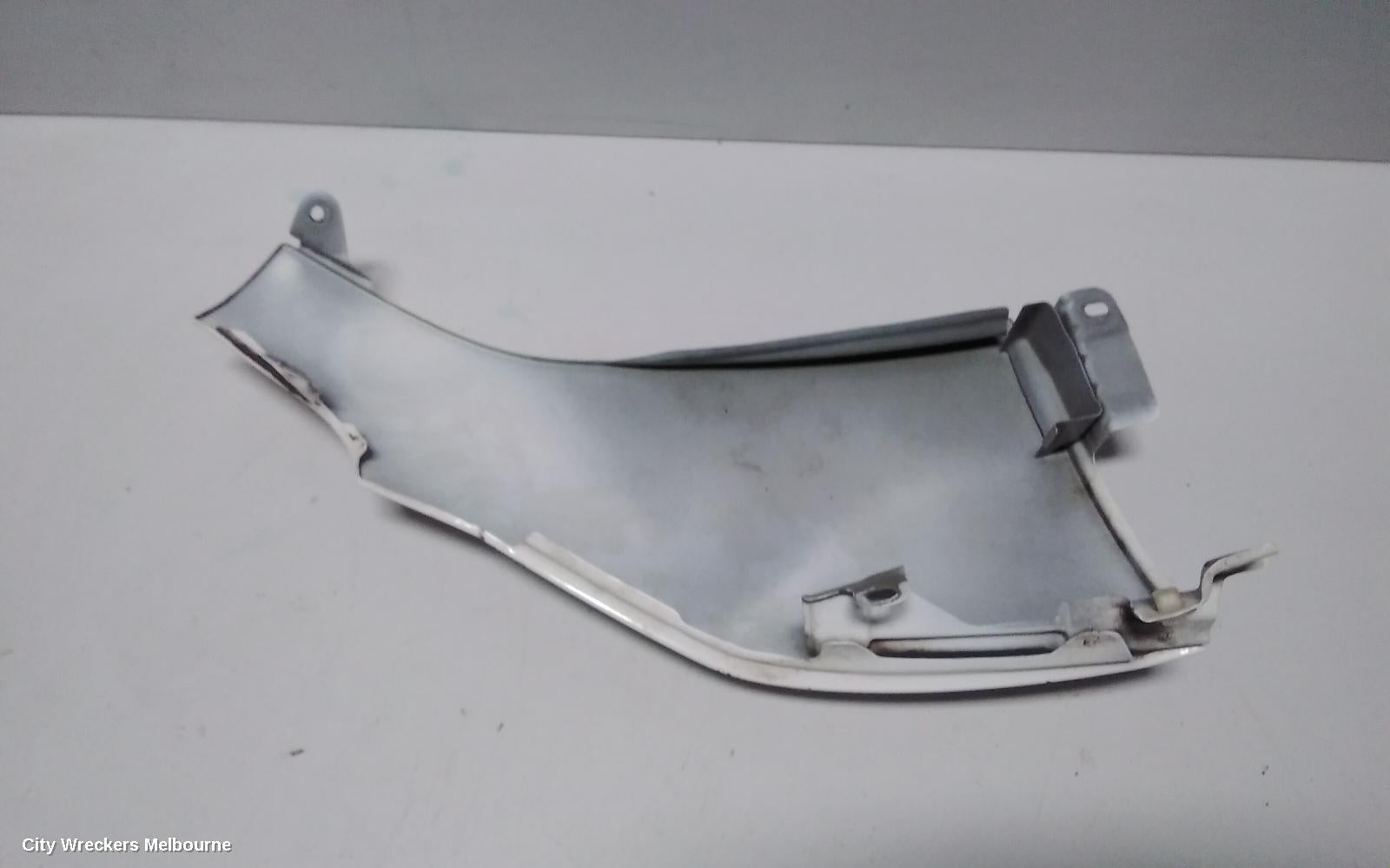 TOYOTA HIACE RIGHT GUARD, TRH/KDH, CORNER PANEL, 03/2005 - 04/2019 - Image 3