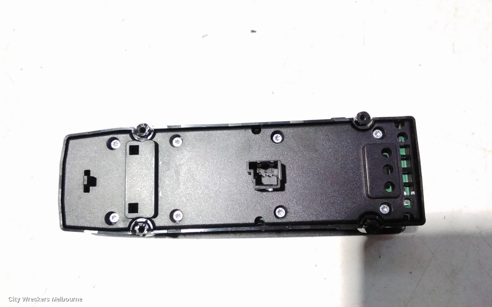 MERCEDES E CLASS PWR DR WIND SWITCH, RH FRONT (MASTER SWITCH), SEDAN, W212, 07/2009 - 05/2016 - Image 3