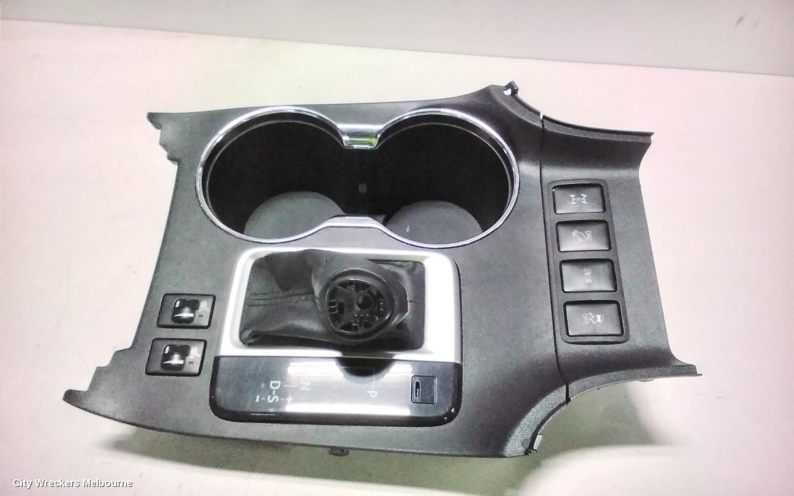 TOYOTA KLUGER GEAR STICK/SHIFTER, XU50 SERIES, 03/2014 - 02/2021 - Image 2
