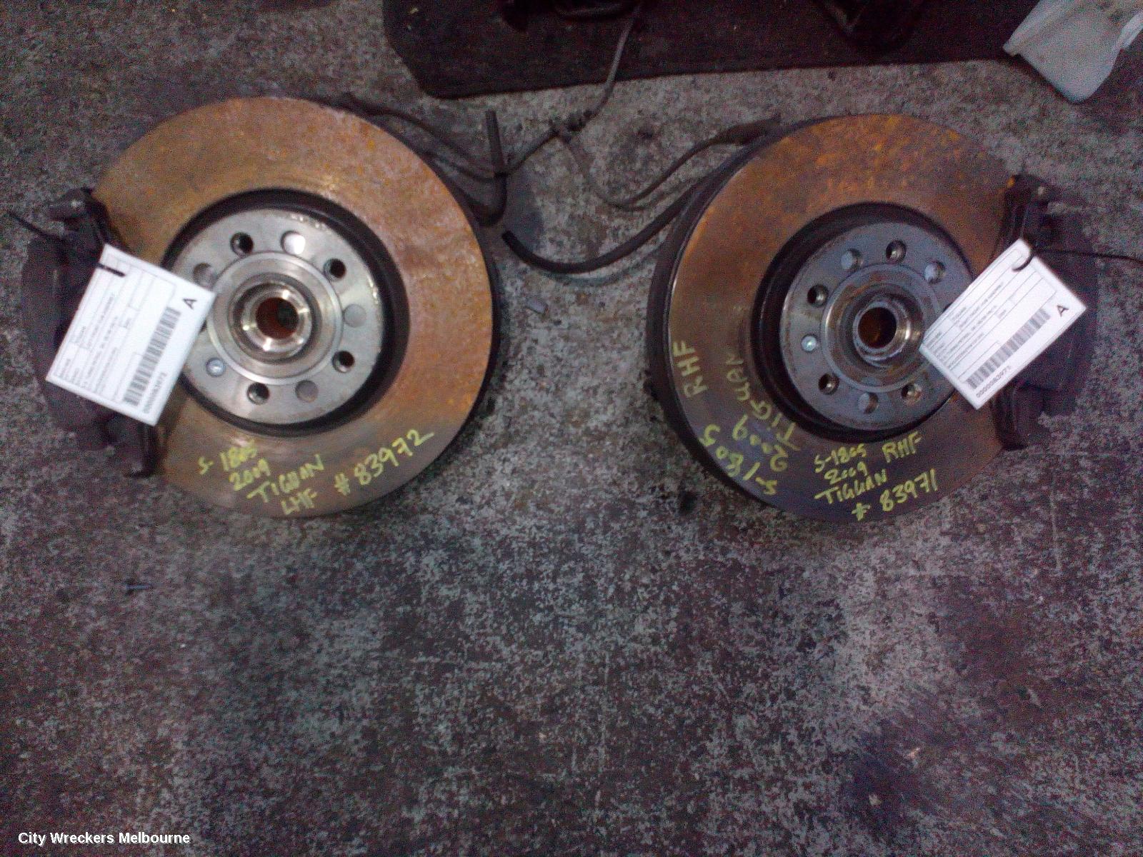 VOLKSWAGEN TIGUAN RIGHT FRONT HUB ASSEMBLY, 2.0, TURBO PETROL, 5N, 05/2008 - 08/2016 - Image 2