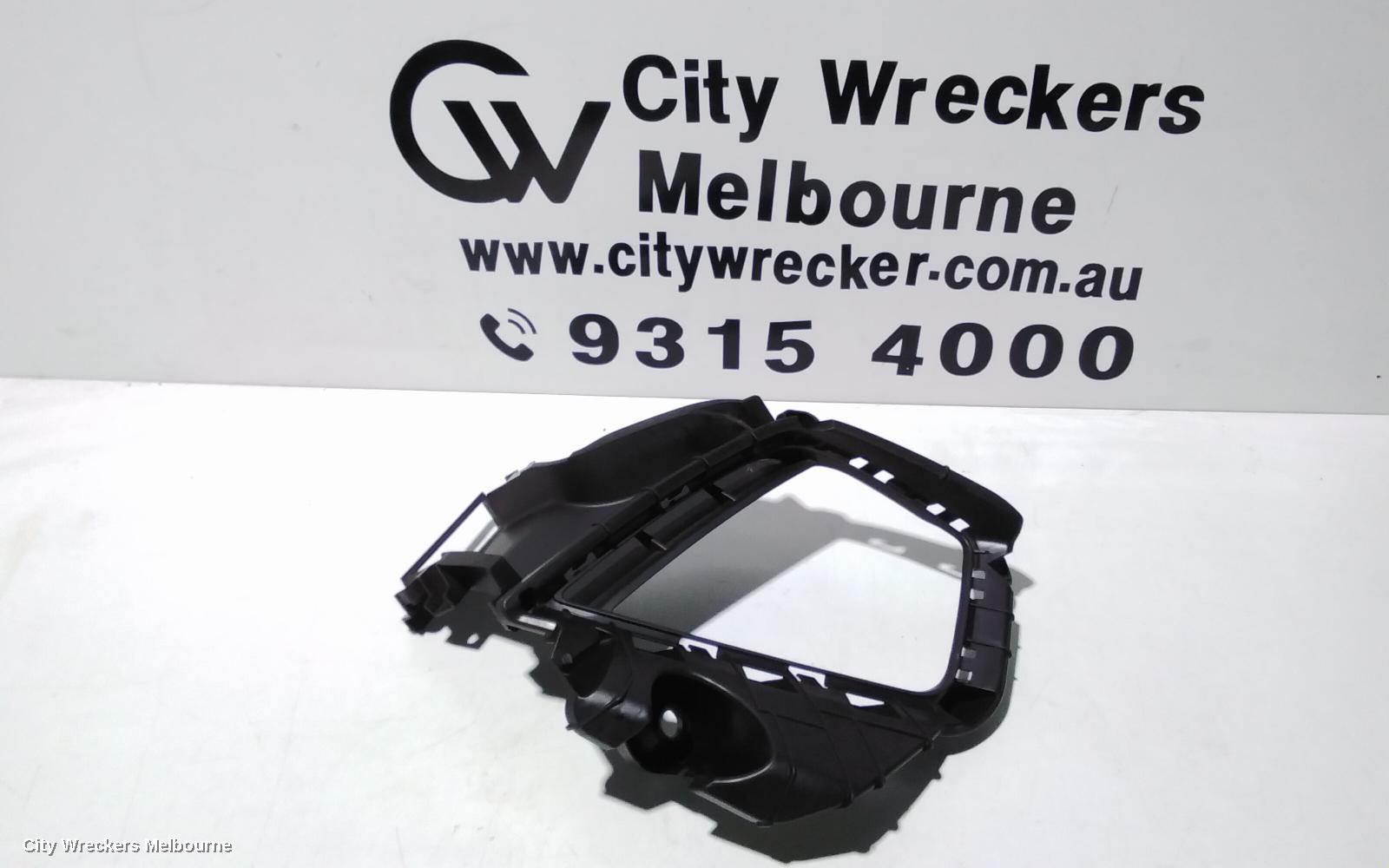 HYUNDAI TUCSON, NX4, 02/2021 ONWARDS, RH HEADLIGHT BRAKET: 105531 - Image 2