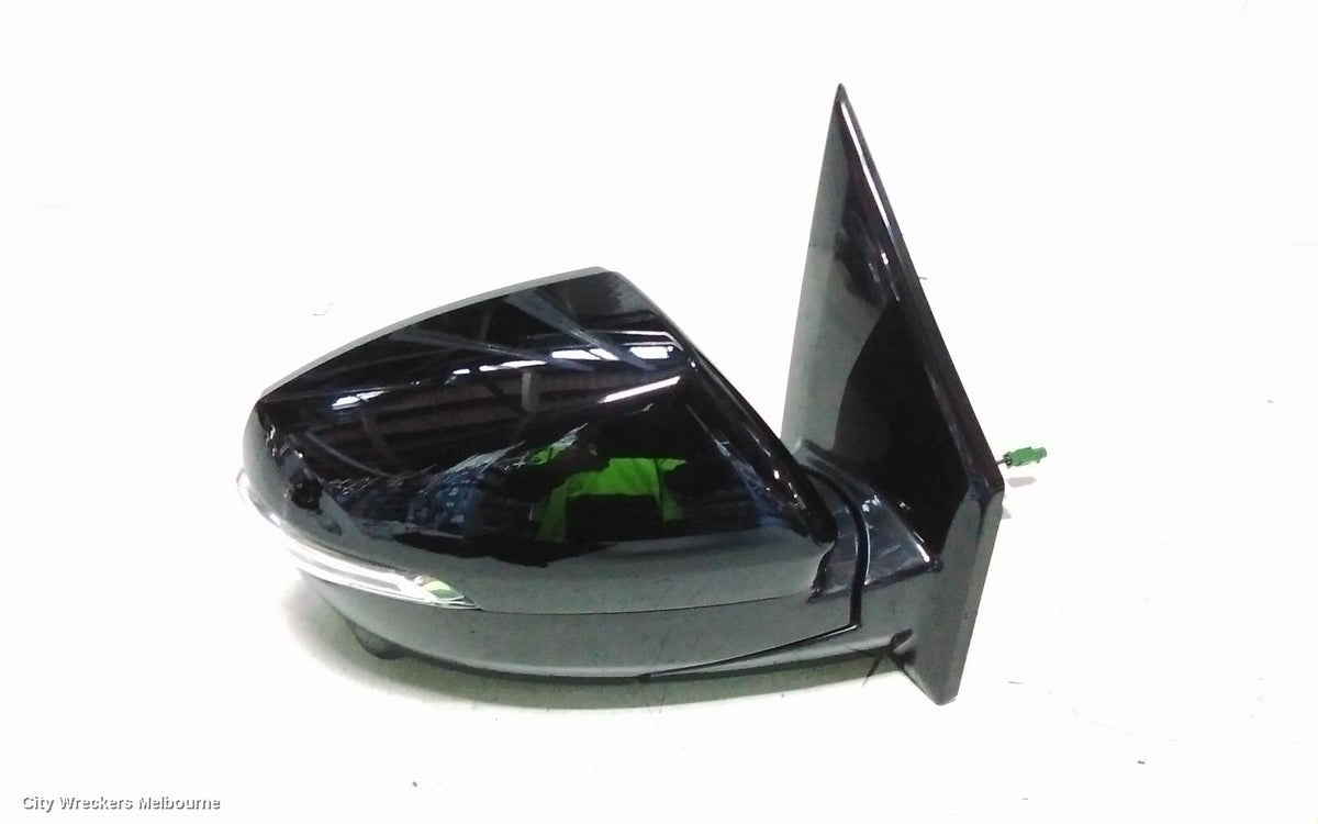 MAHINDRA XUV700 RIGHT DOOR MIRROR, W601, W/ CAMERA TYPE, COLOUR CODED, 01/2023 ONWARDS - Image 2