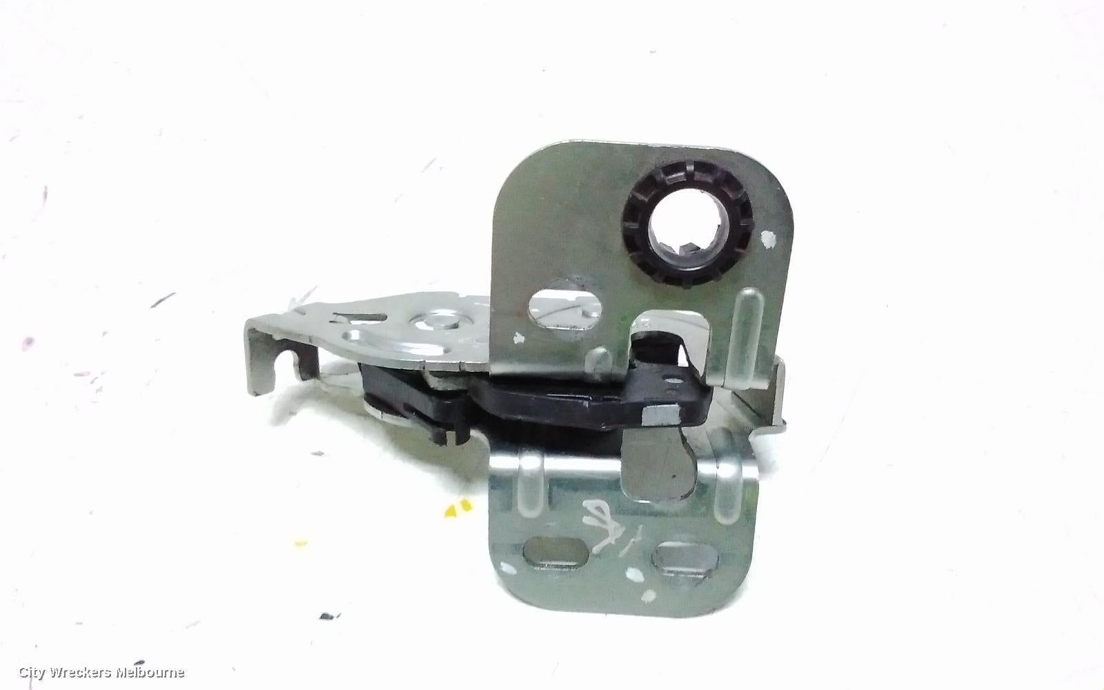 LDV DELIVER 9 DOOR/BOOT/GATE LOCK, RIGHT BARN DOOR LOCK, UPPER, 07/2020 ONWARDS - Image 3