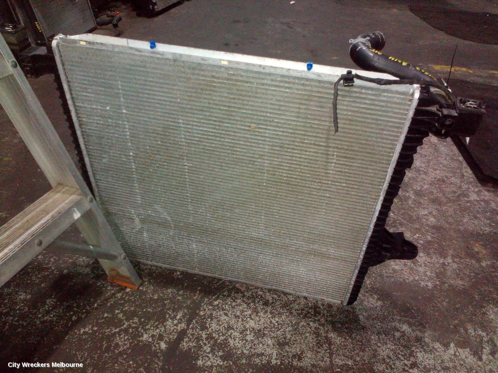 VOLKSWAGEN AMAROK RADIATOR, MANUAL/AUTO, 2.0, DIESEL, 2H, 12/2010 ONWARDS - Image 3