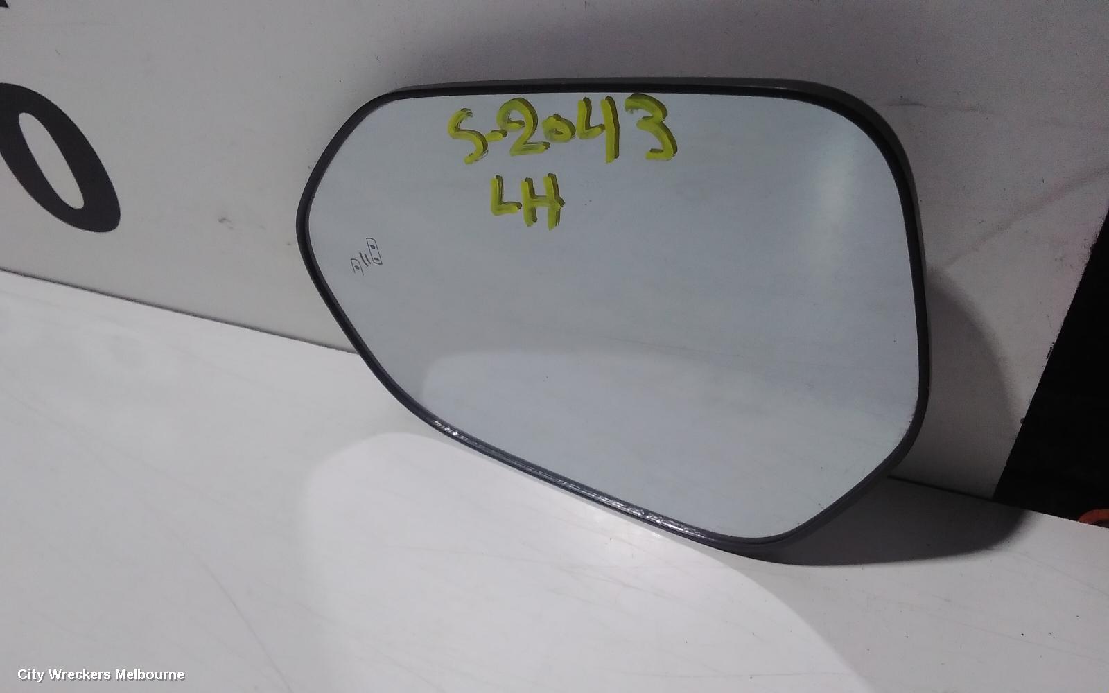 TOYOTA C-HR LEFT DOOR MIRROR, GEN 1, POWER FOLD, W/ PUDDLE LIGHT, COLOUR CODED, 12/2016 ONWARDS 09/2019 - Image 3