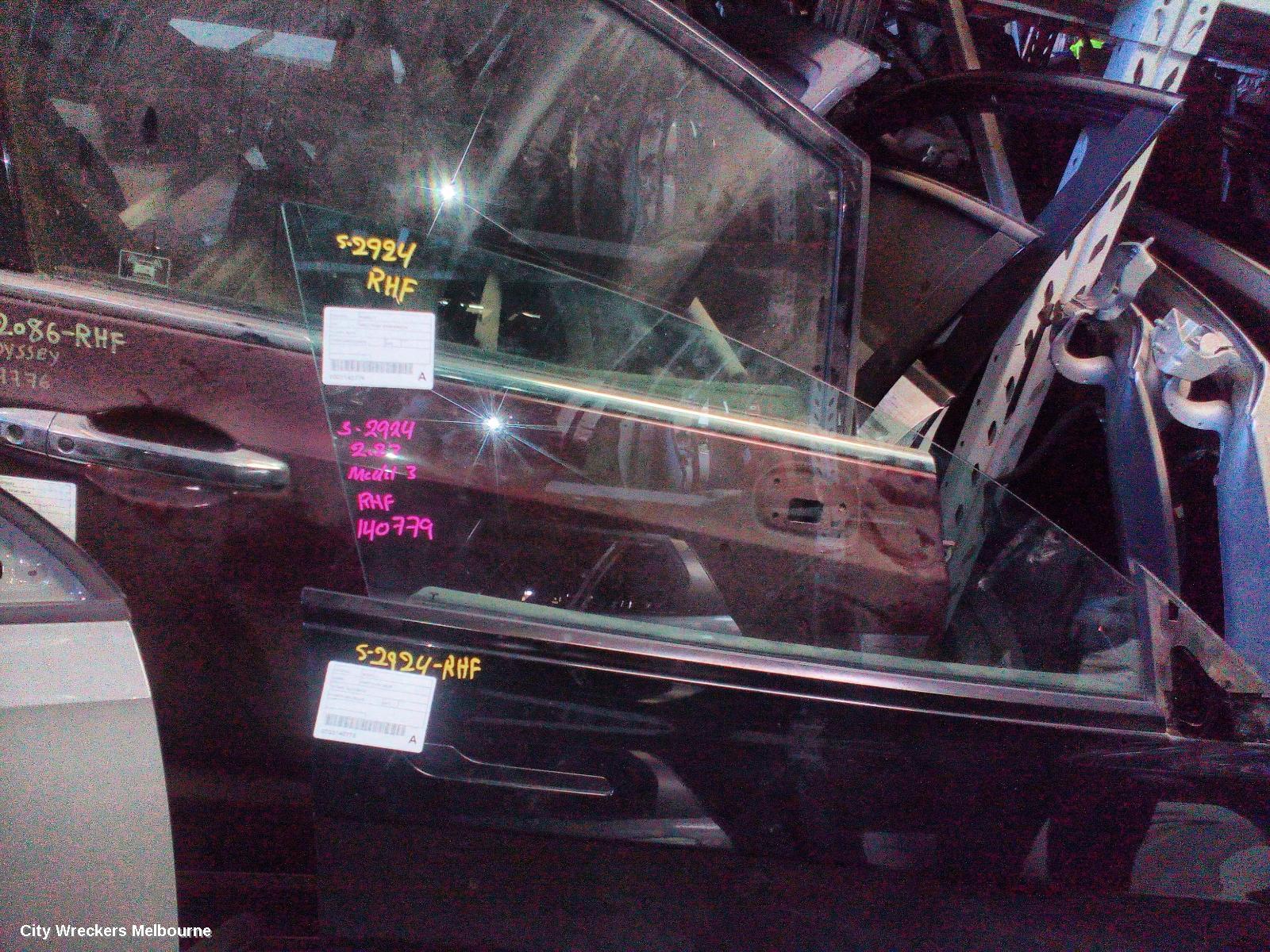 TESLA MODEL 3 RIGHT FRONT DOOR WINDOW, 1ST GEN, 06/2019 ONWARDS - Image 1