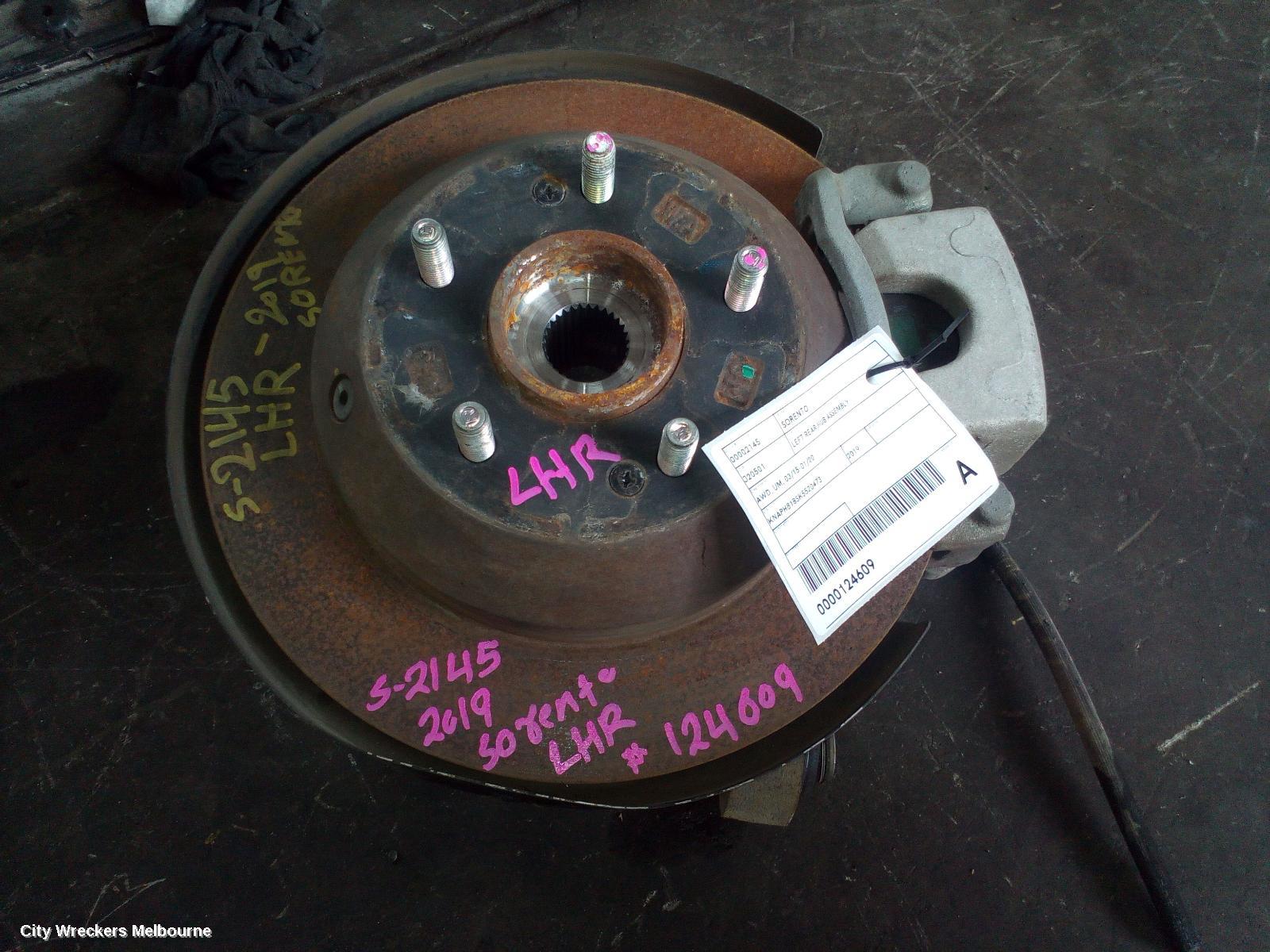 KIA SORENTO LEFT REAR HUB ASSEMBLY, AWD, UM, 03/2015 - 01/2020 - Image 2